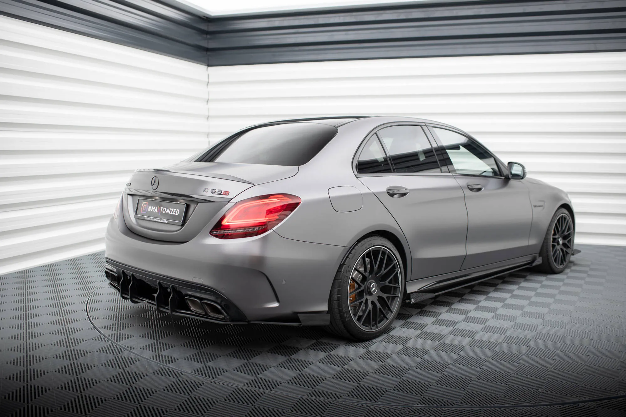 Baksplitter-flopper Mercedes-Benz C63 AMG (W205 / S205) facelift 2018 - 2021 | Glossy Black Edition – bilde 2