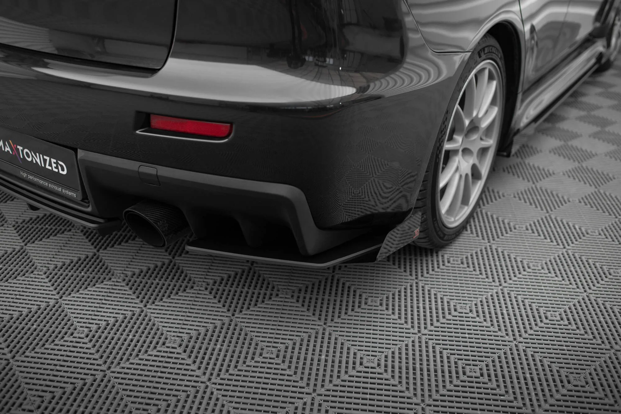 Baksplitter-flopper Mitsubishi Lancer EVO X 2007 - 2015 | Glossy Black Edition