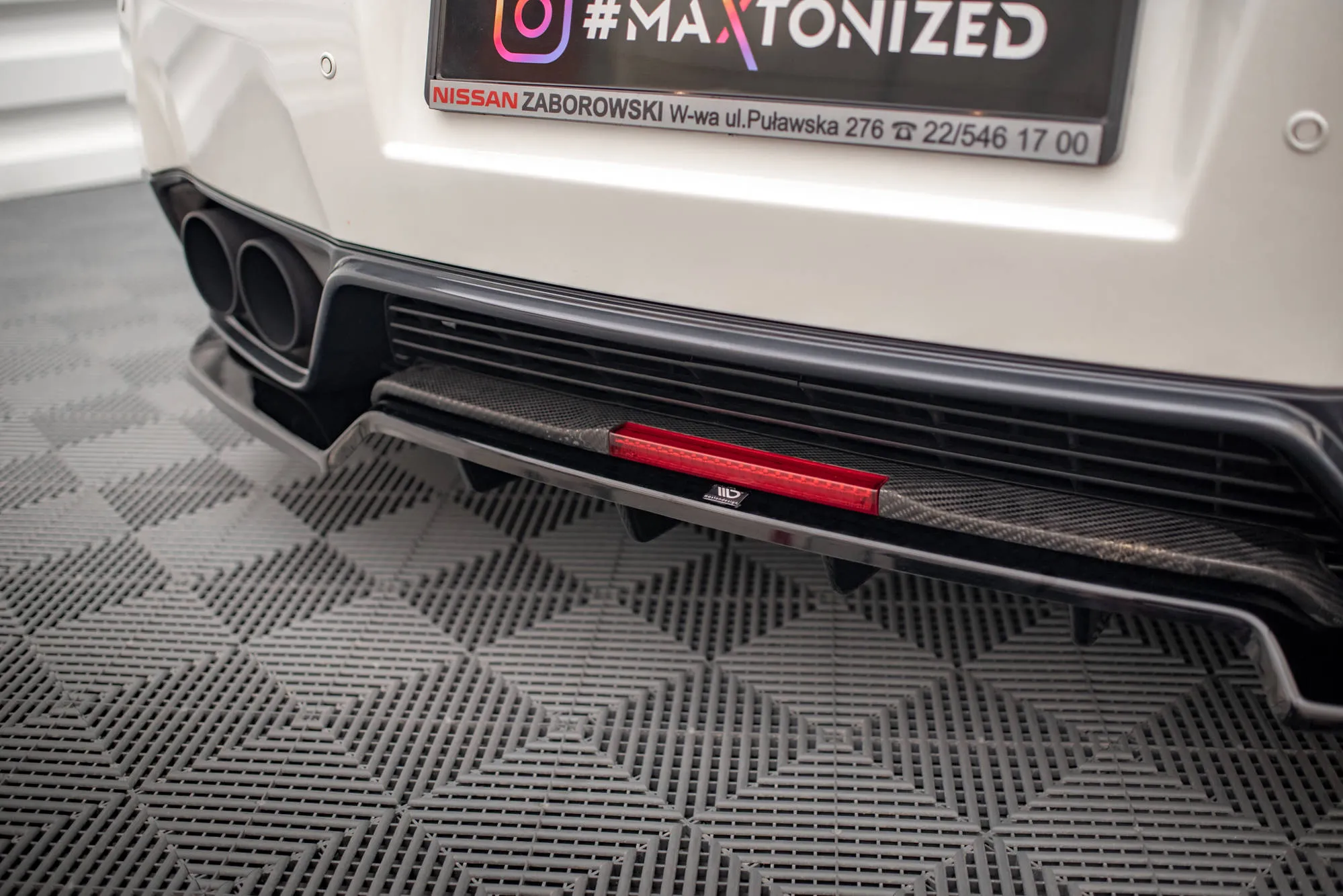 Baksplitter + Flopper Nissan Gtr R35 2011-2016 facelift | Glossy Black Edition – bilde 2