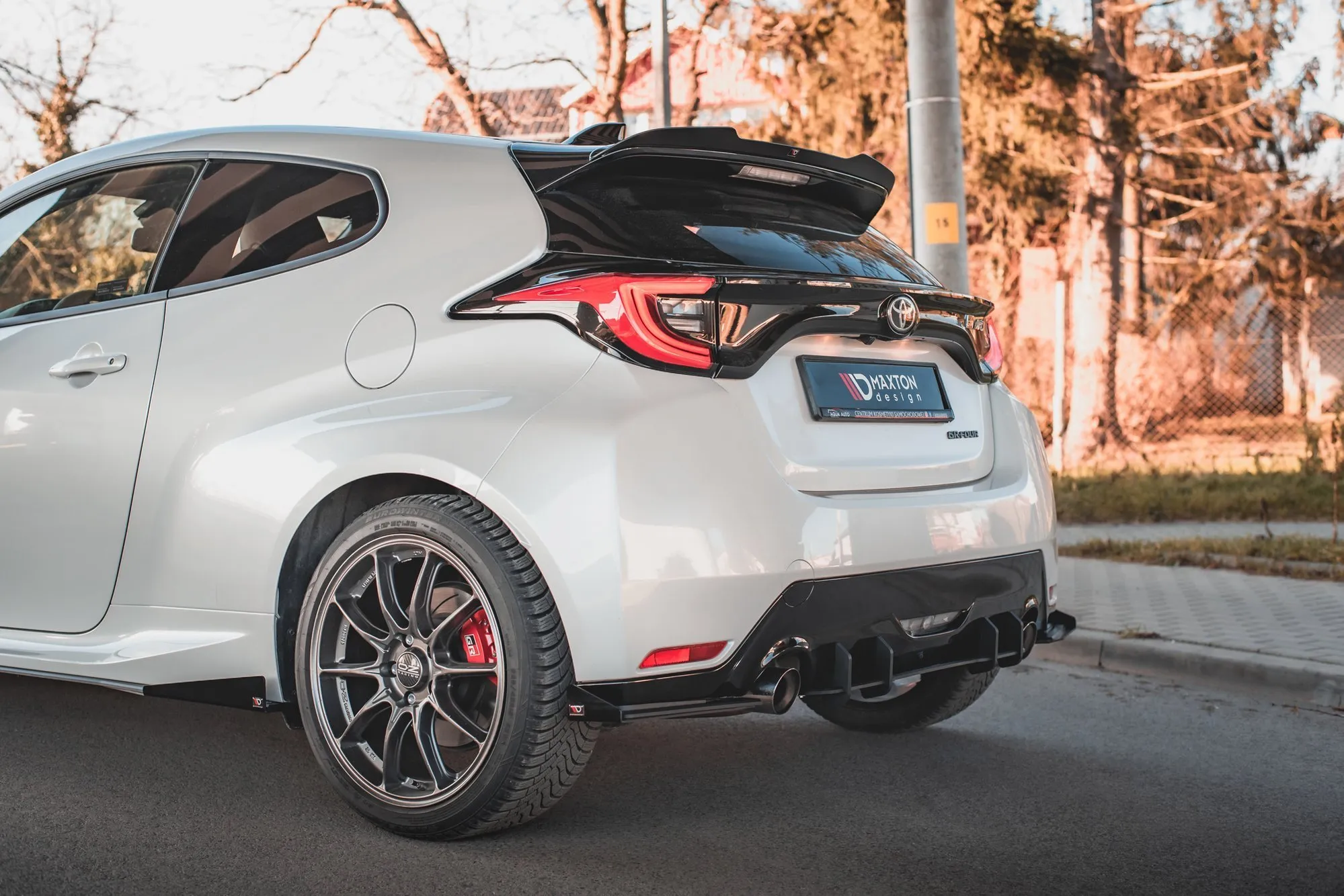Baksplitter-flopper Toyota Yaris GR IV 2020-> | Glossy Black Edition – bilde 3