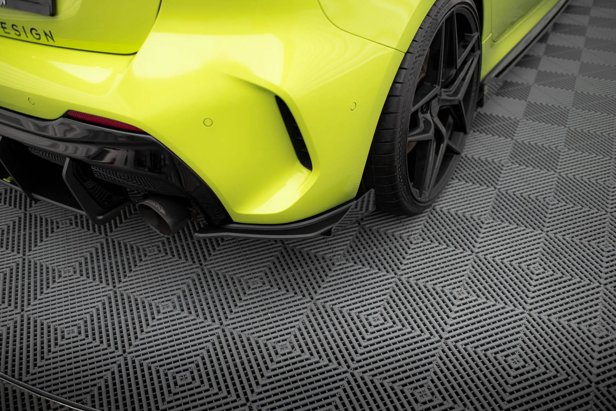 Baksplitter-flopper V.1 BMW 1 (F40) M-Pack / BMW M135i (F40) 2019 - 2024 | Glossy Black Edition – bilde 3