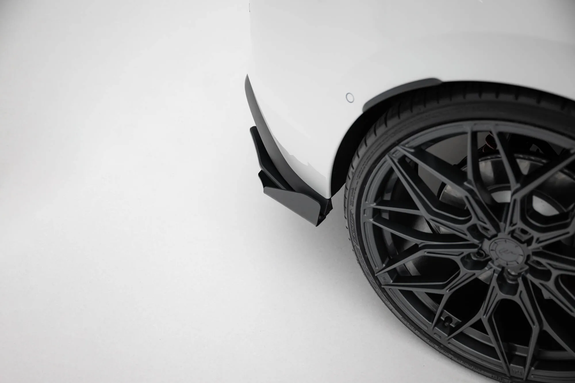 Baksplitter-flopper Volkswagen Golf (GTI/GTD/R-Line/GTE) VIII Facelift 2020 - 2024 | Glossy Black Edition
