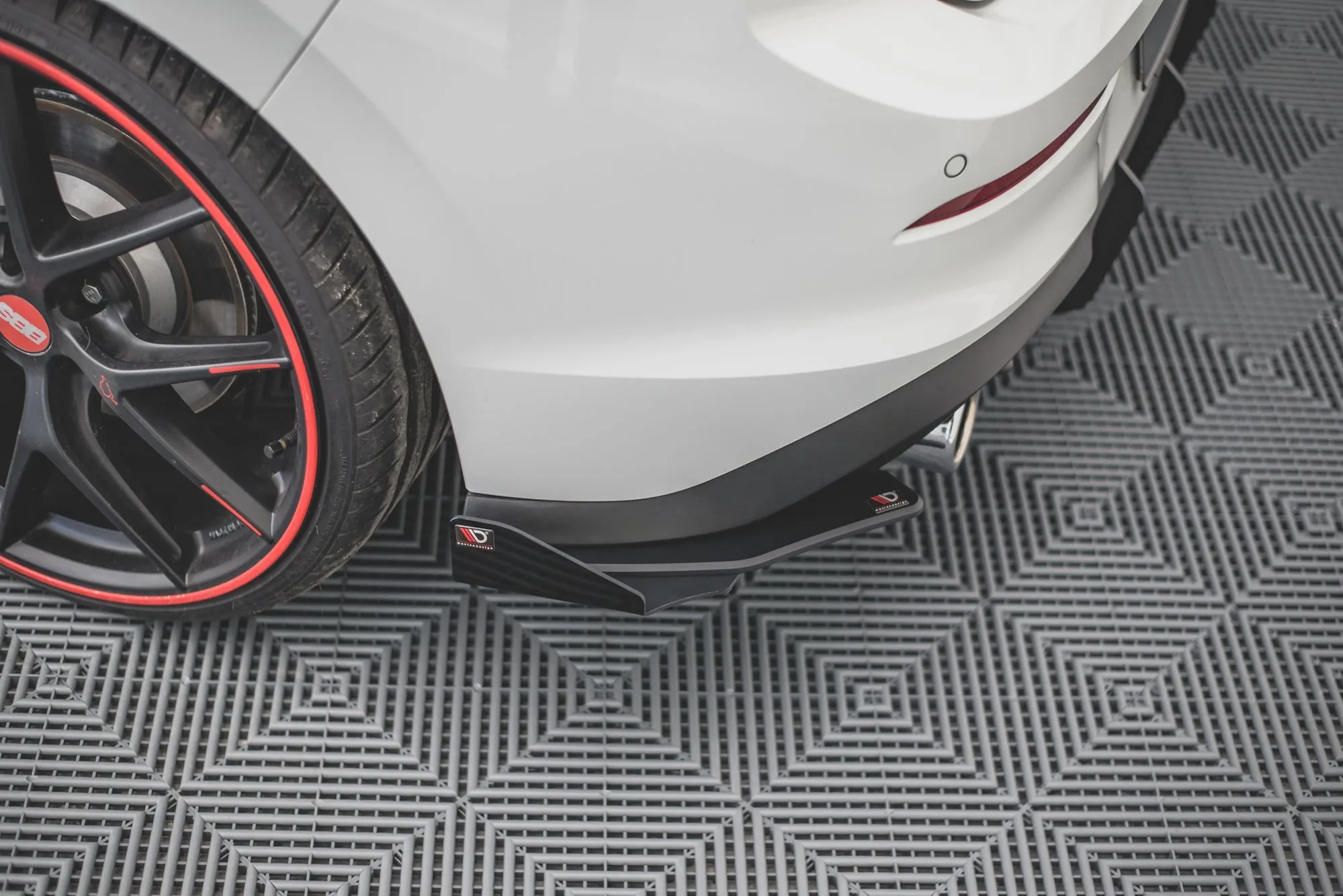 Baksplitter-flopper Volkswagen Golf (GTI/GTD/R-Line/GTE) VIII Facelift 2020 - 2024 | Glossy Black Edition – bilde 6