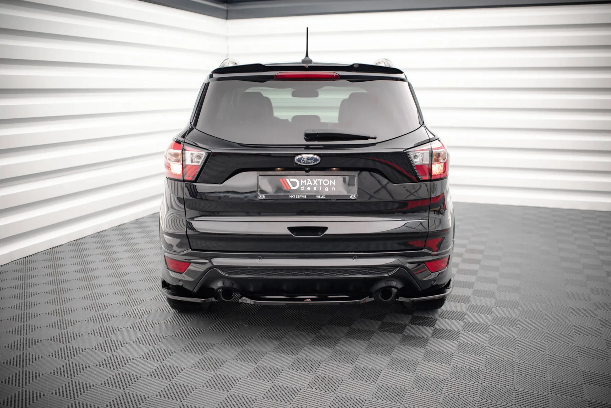 Baksplitter Ford Escape ST-Line Mk3 2012-2019 | Glossy Black Edition