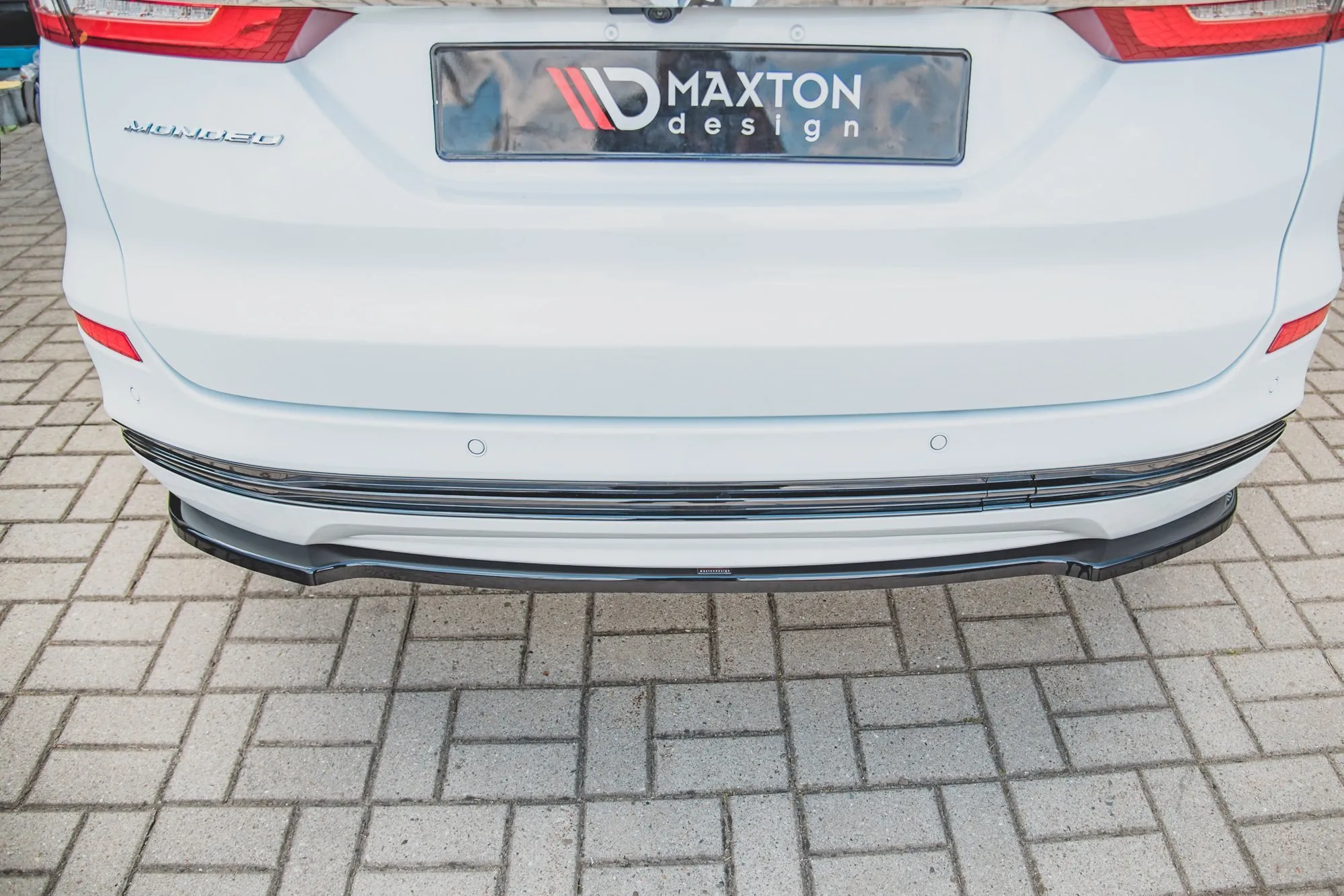 Baksplitter Ford Mondeo (Mk5) 2014-2026 | Glossy Black Edition