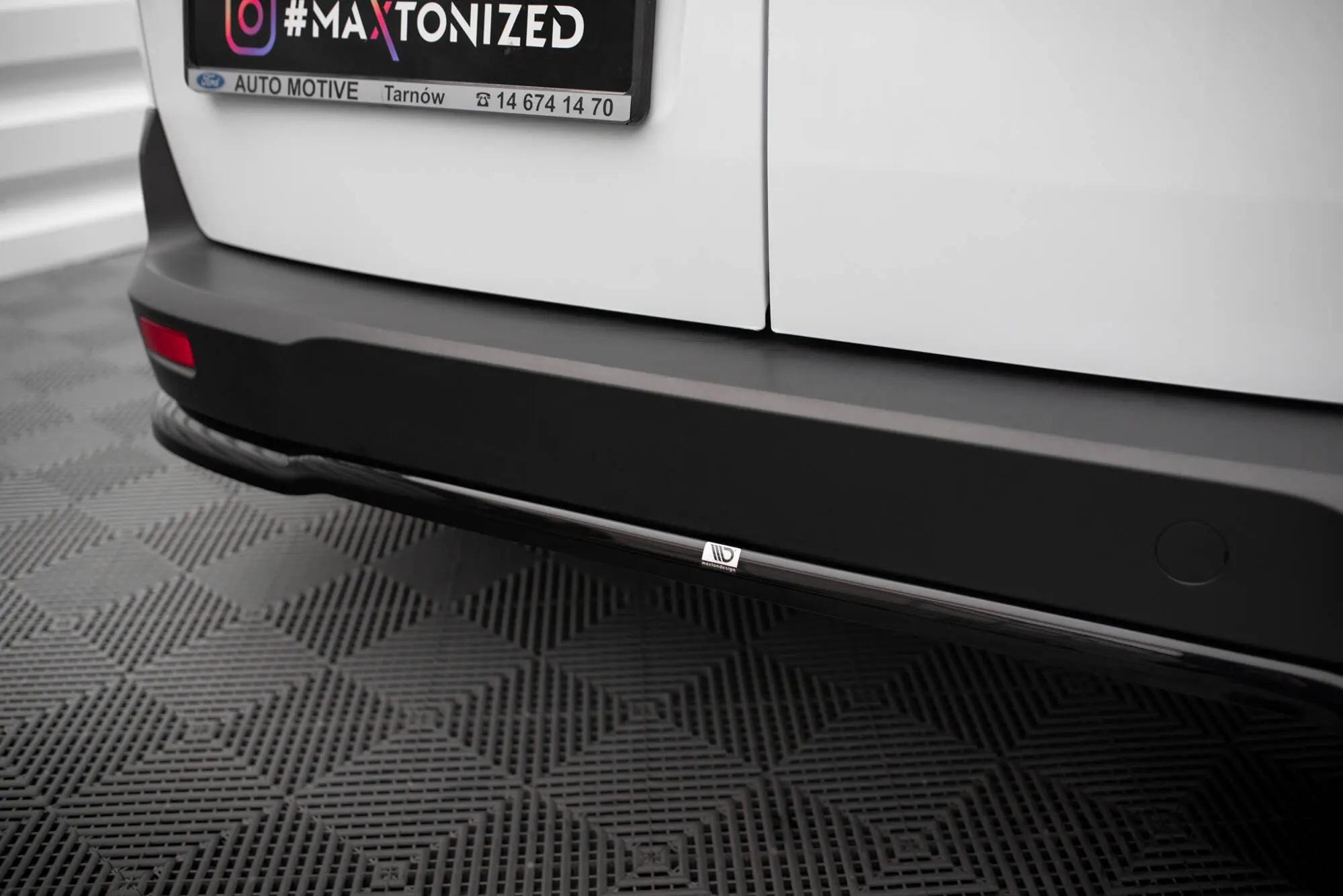 Baksplitter Ford Transit Connect II / Tourneo Connect II Facelift 2017 - 2022 | Glossy Black Edition – bilde 4