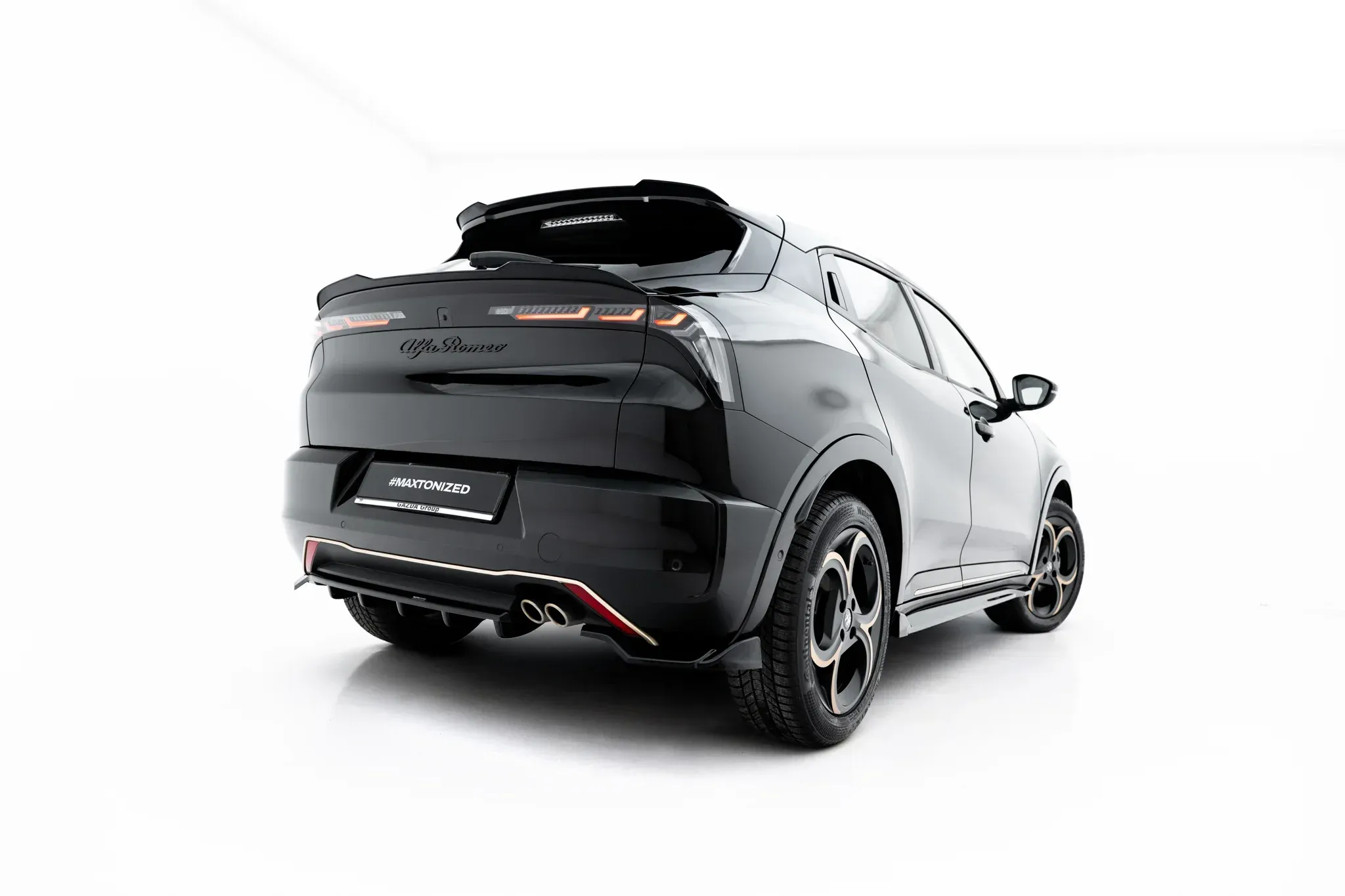 Baksplitter med diffuser Alfa Romeo Junior I 2024 -> | Glossy Black Edition