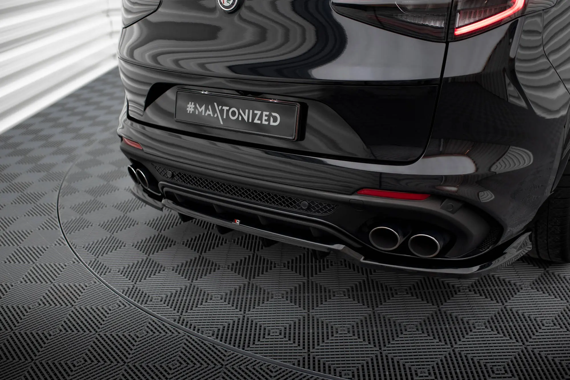 Baksplitter med diffuser Alfa Romeo Stelvio Quadrifoglio 2016 - 2020 | 3D Glossy Black – bilde 3