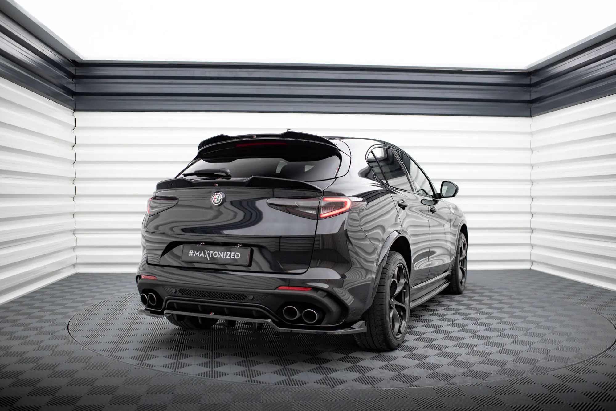 Baksplitter med diffuser Alfa Romeo Stelvio Quadrifoglio 2016 - 2020 | 3D Glossy Black – bilde 5