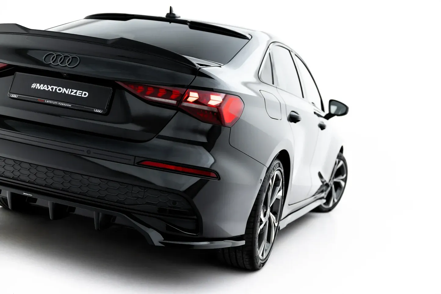 Baksplitter med diffuser Audi A3 Sedan 8Y Facelift 2024 -> | Glossy Black Edition – bilde 2