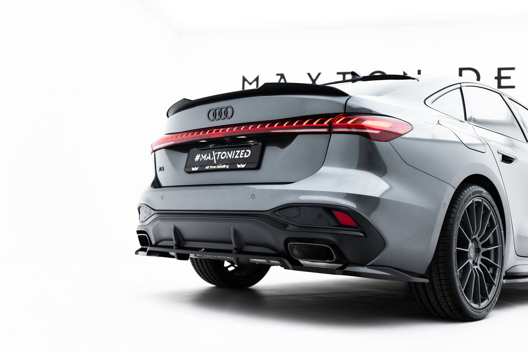 Baksplitter med diffuser Audi A5 (B10) 2024 ->  | Glossy Black Edition