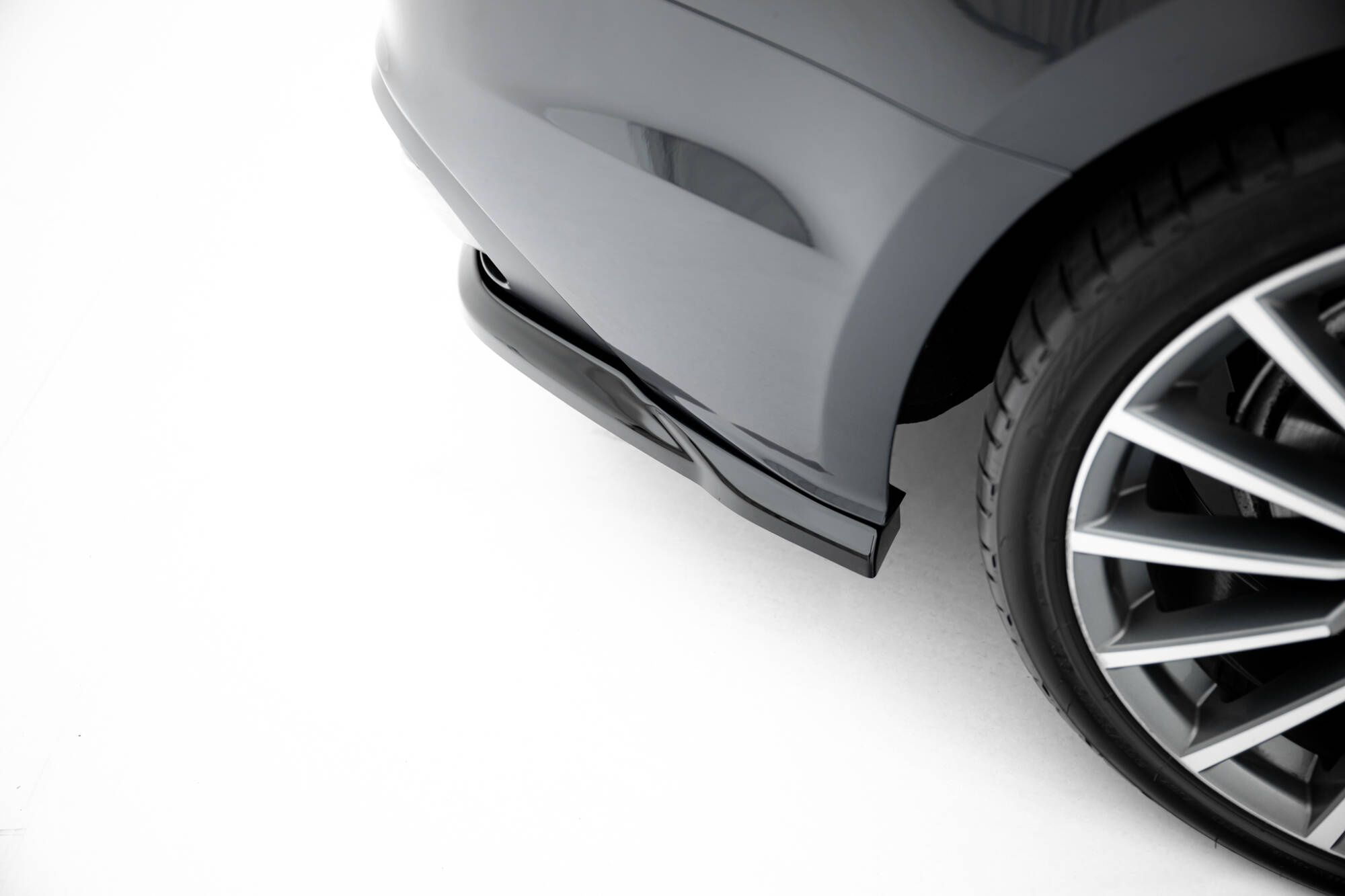 Baksplitter med diffuser Audi A5 (F5) Facelift 2019 - 2024 | Glossy Black Edition – bilde 4