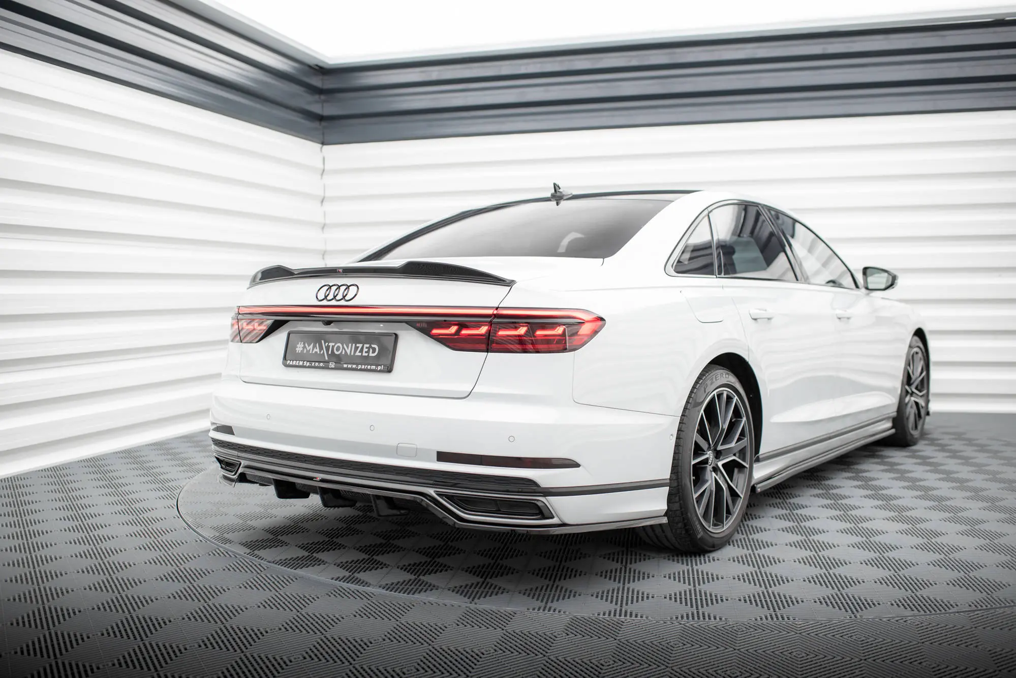 Baksplitter med diffuser Audi A8 D5 S-Line 2017 - 2021 | Glossy Black Edition – bilde 5