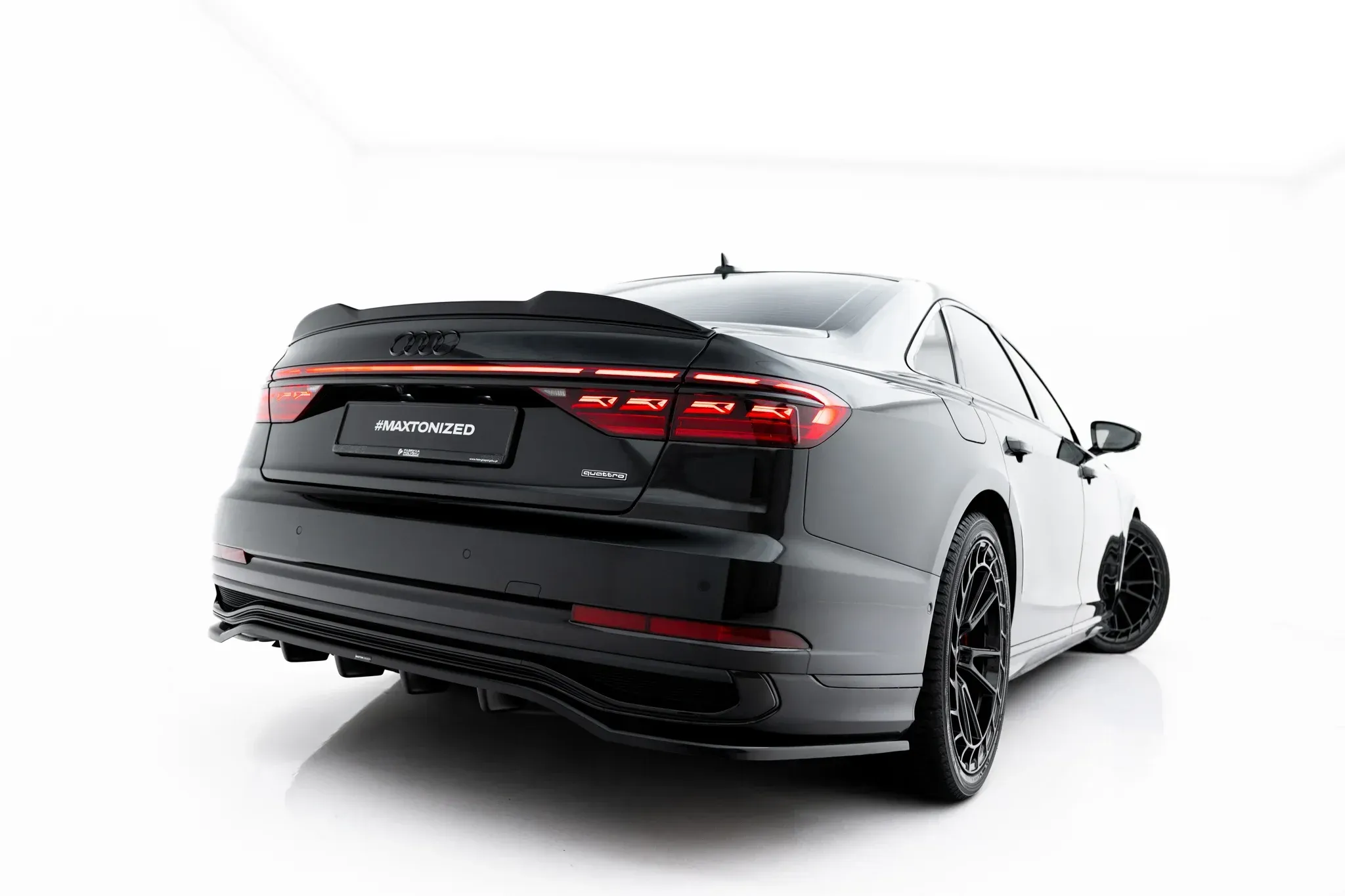 Baksplitter med diffuser Audi A8 S-Line D5 Facelift 2021 - 2026 | Glossy Black Edition