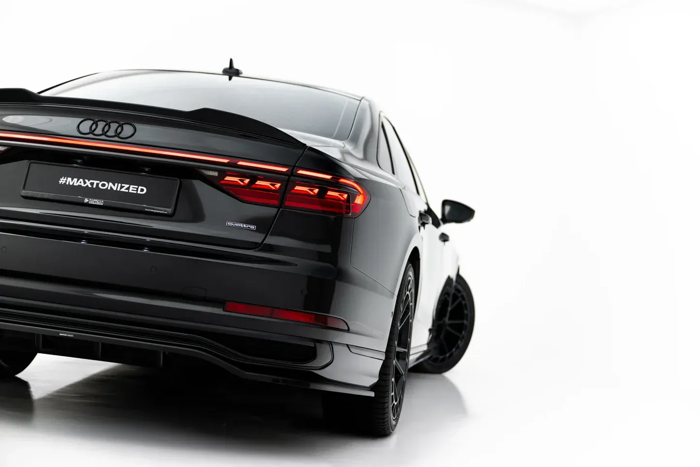 Baksplitter med diffuser Audi A8 S-Line D5 Facelift 2021 - 2026 | Glossy Black Edition – bilde 2