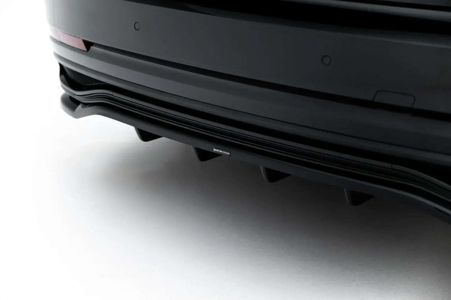 Baksplitter med diffuser Audi A8 S-Line D5 Facelift 2021 - 2026 | Glossy Black Edition – bilde 4