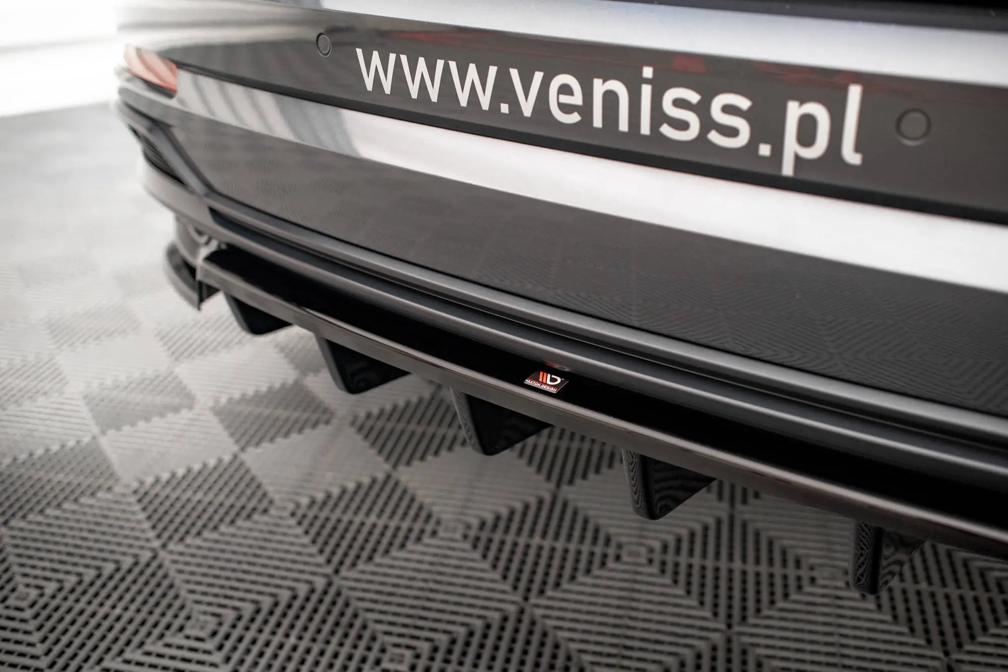 Baksplitter med diffuser Audi Q3 F3 S-Line 2018 - 2025 | Glossy Black Edition