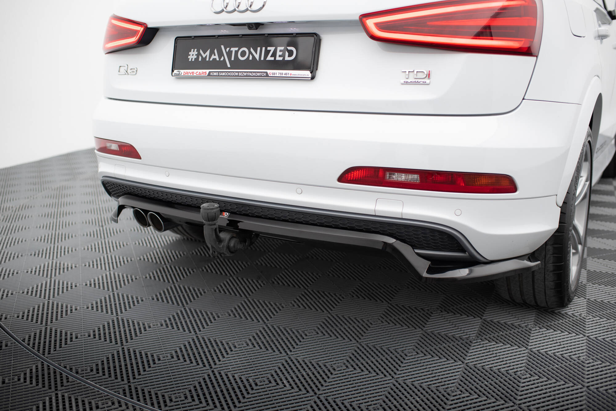 Baksplitter med diffuser Audi Q3 S-line (8U) 2011 - 2014 | Glossy Black Edition