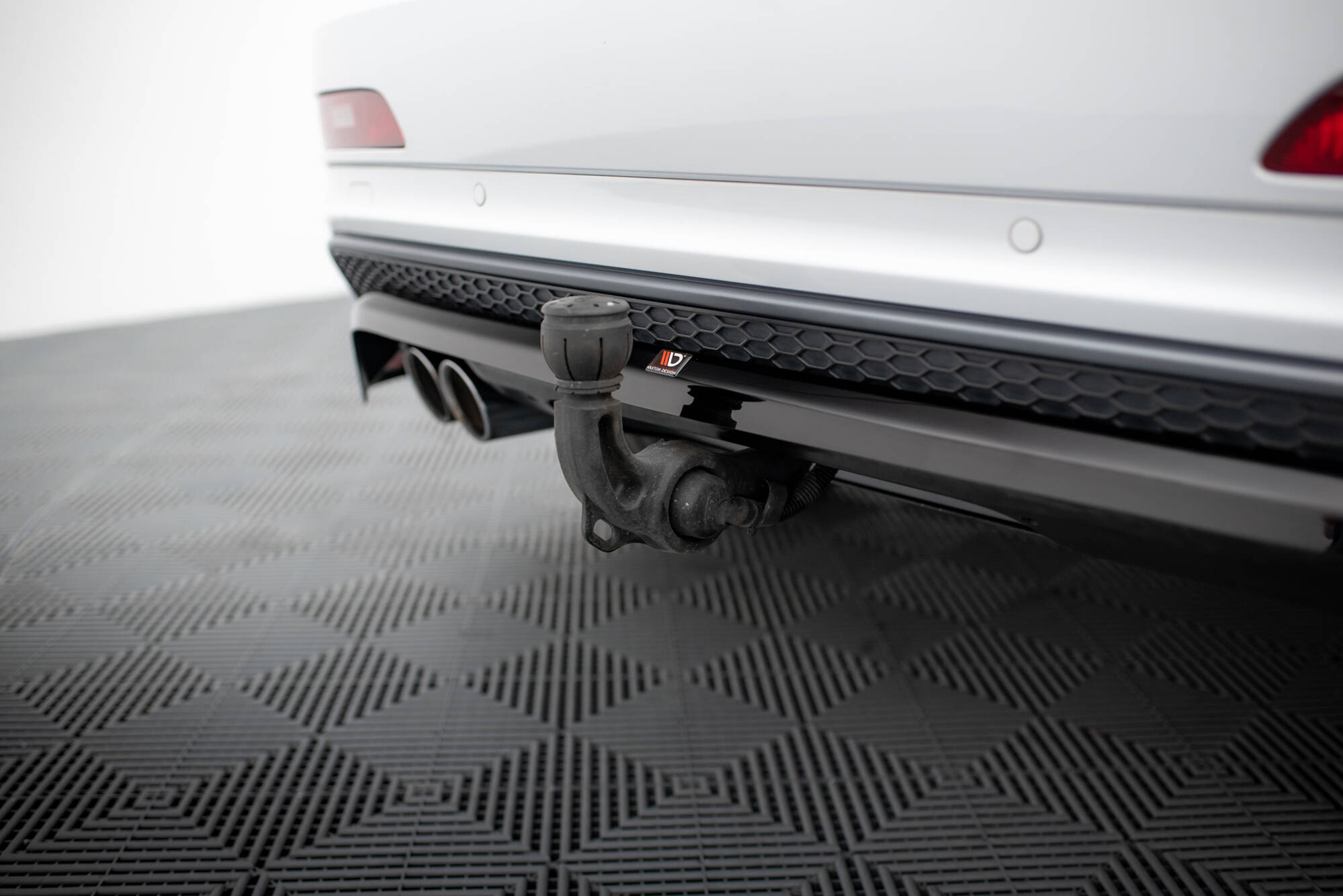 Baksplitter med diffuser Audi Q3 S-line (8U) 2011 - 2014 | Glossy Black Edition – bilde 3