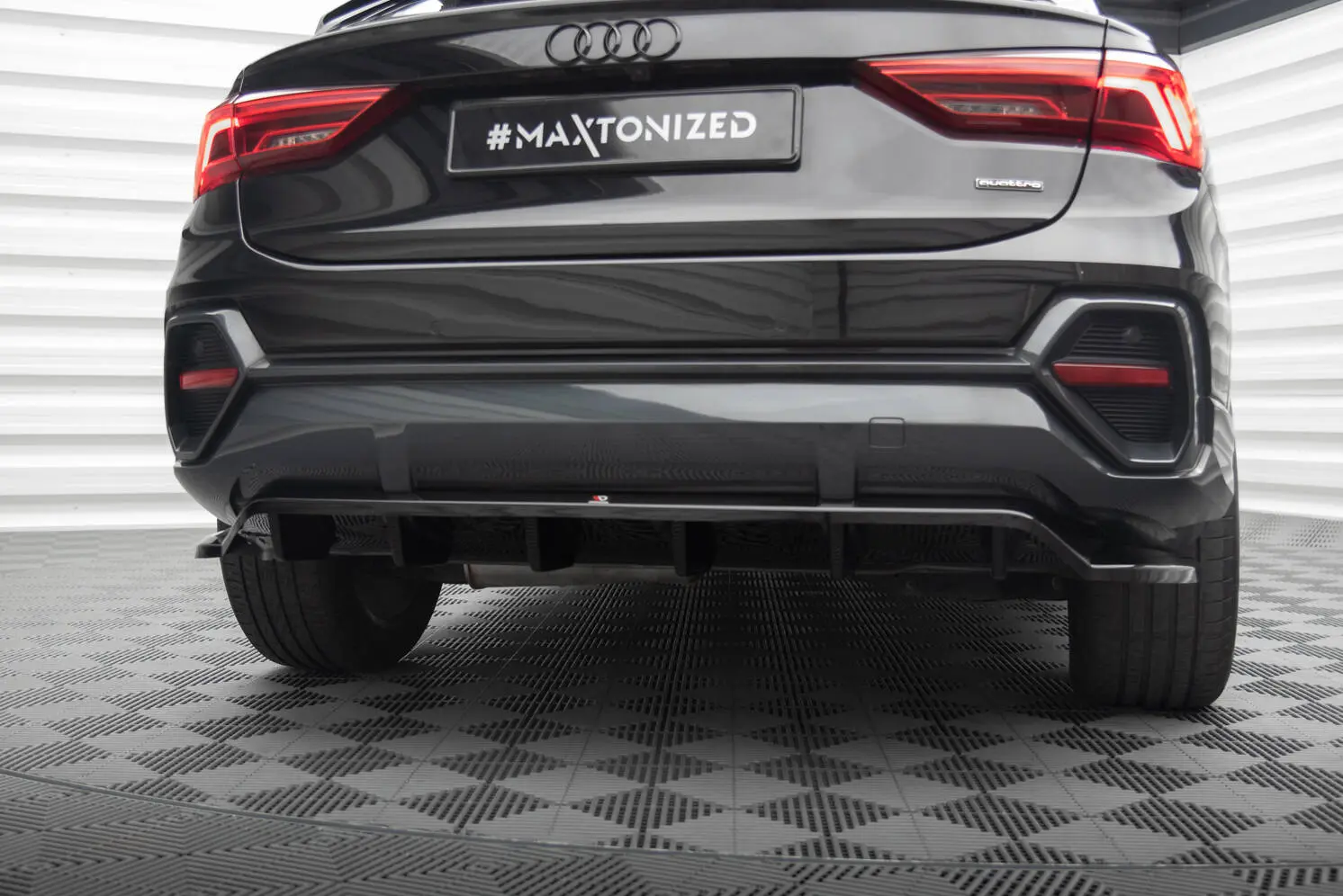 Baksplitter med diffuser Audi Q3 Sportback F3 2019 - 2025 | Glossy Black Edition – bilde 3