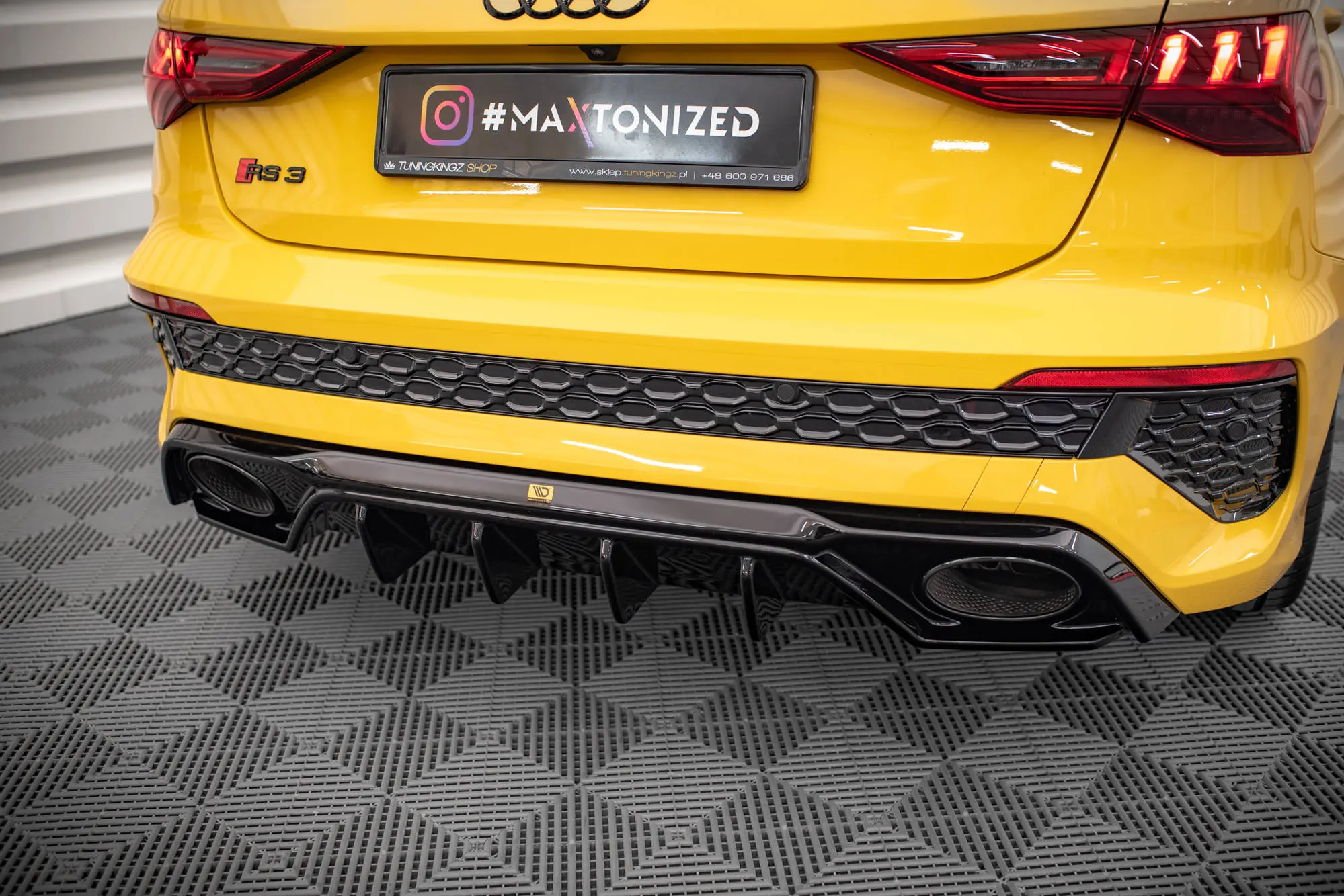 Baksplitter med diffuser Audi RS3 (8Y) 2020 - > | Glossy Black Edition – bilde 11