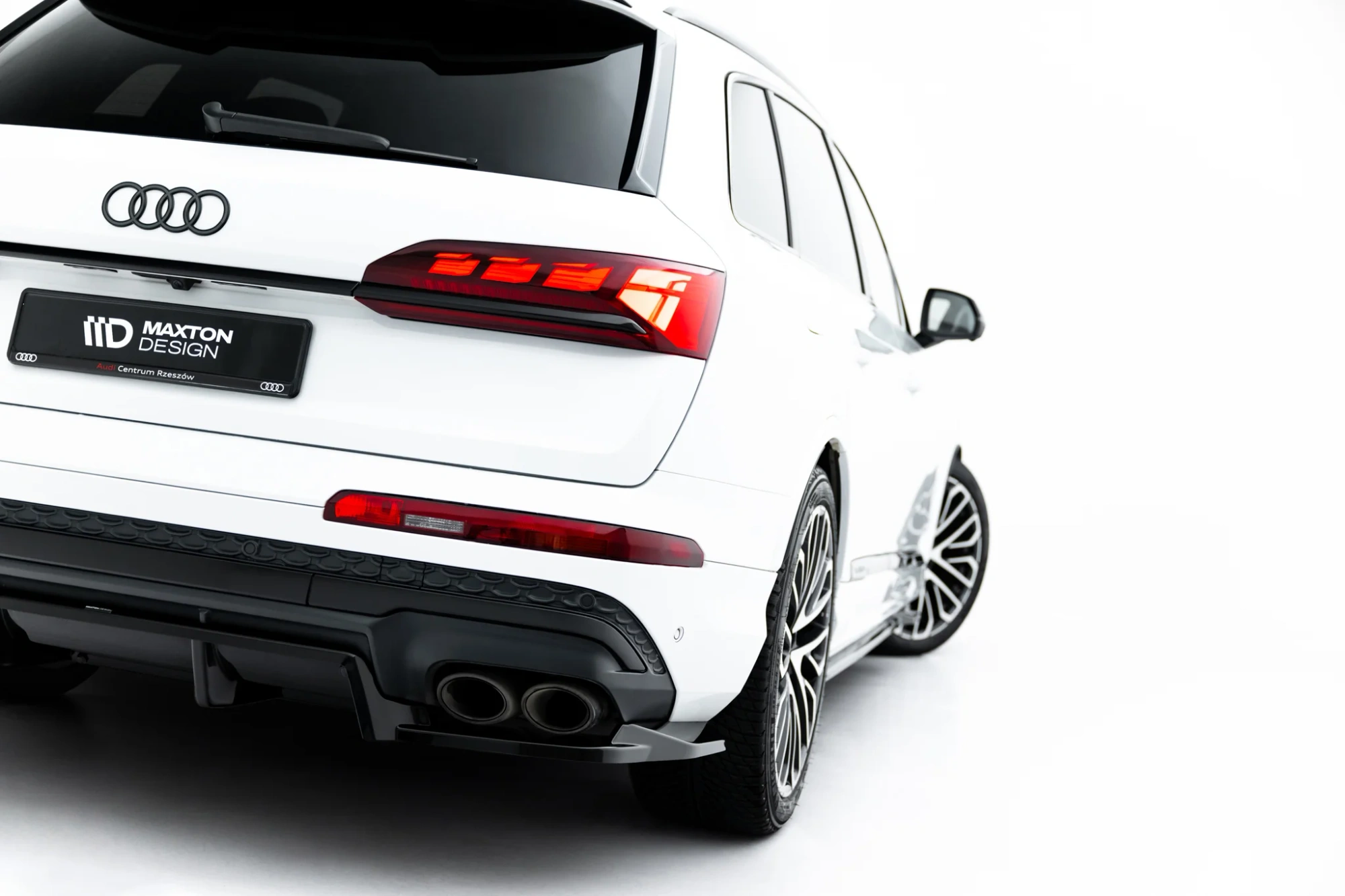 Baksplitter med diffuser Audi SQ7 II Facelift 2024 ->  | Glossy Black Edition – bilde 3