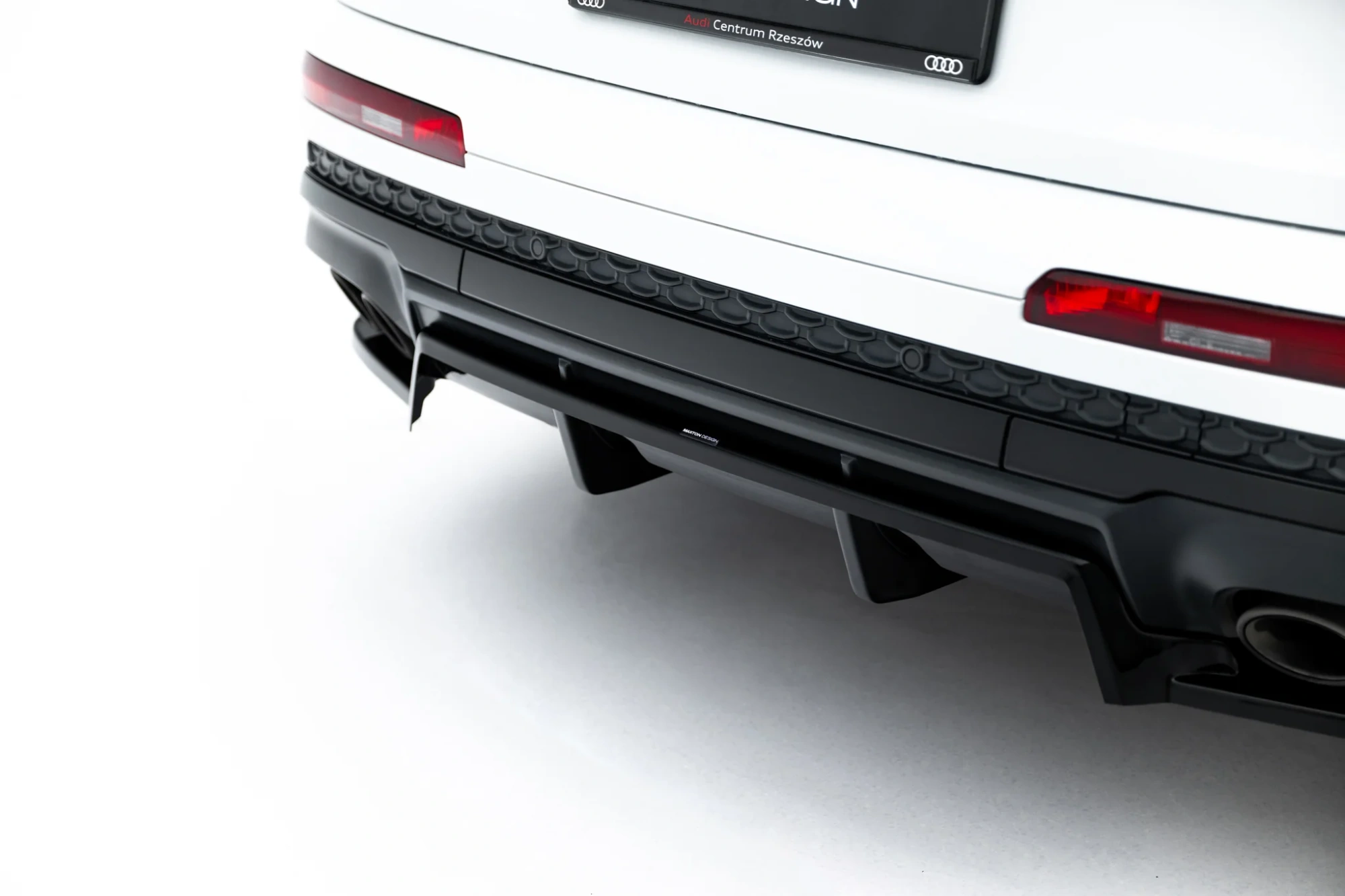 Baksplitter med diffuser Audi SQ7 II Facelift 2024 ->  | Glossy Black Edition – bilde 5