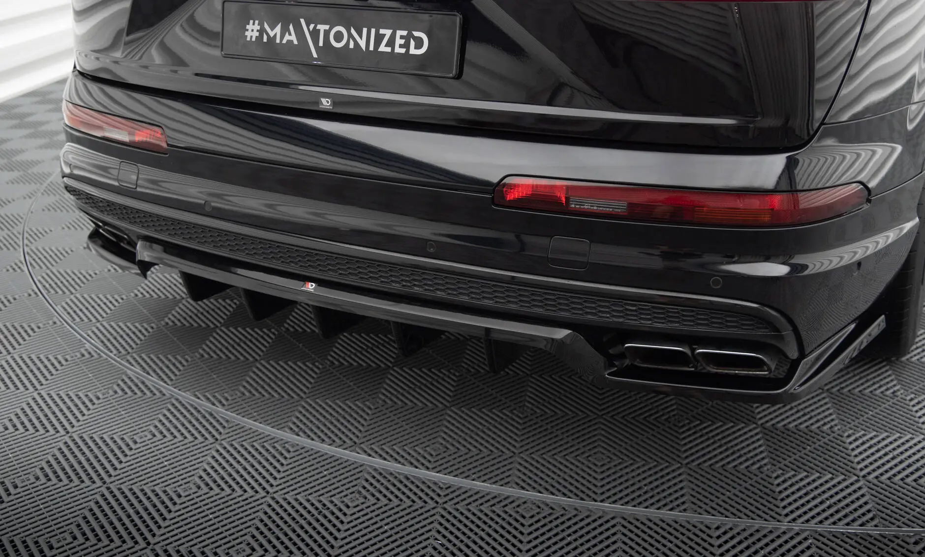 Baksplitter med diffuser Audi SQ7 mk2 2016 - 2019 | Glossy Black Edition – bilde 3