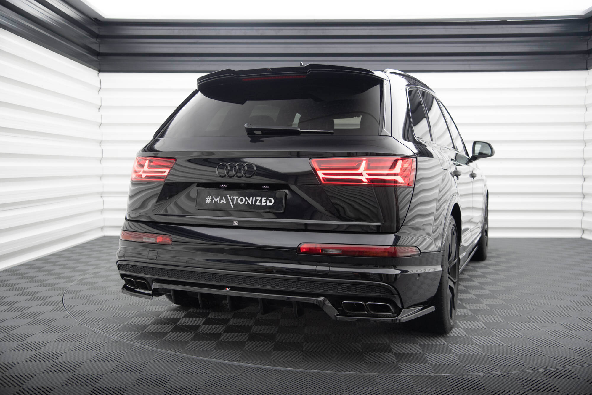Baksplitter med diffuser Audi SQ7 mk2 2016 - 2019 | Glossy Black Edition – bilde 4