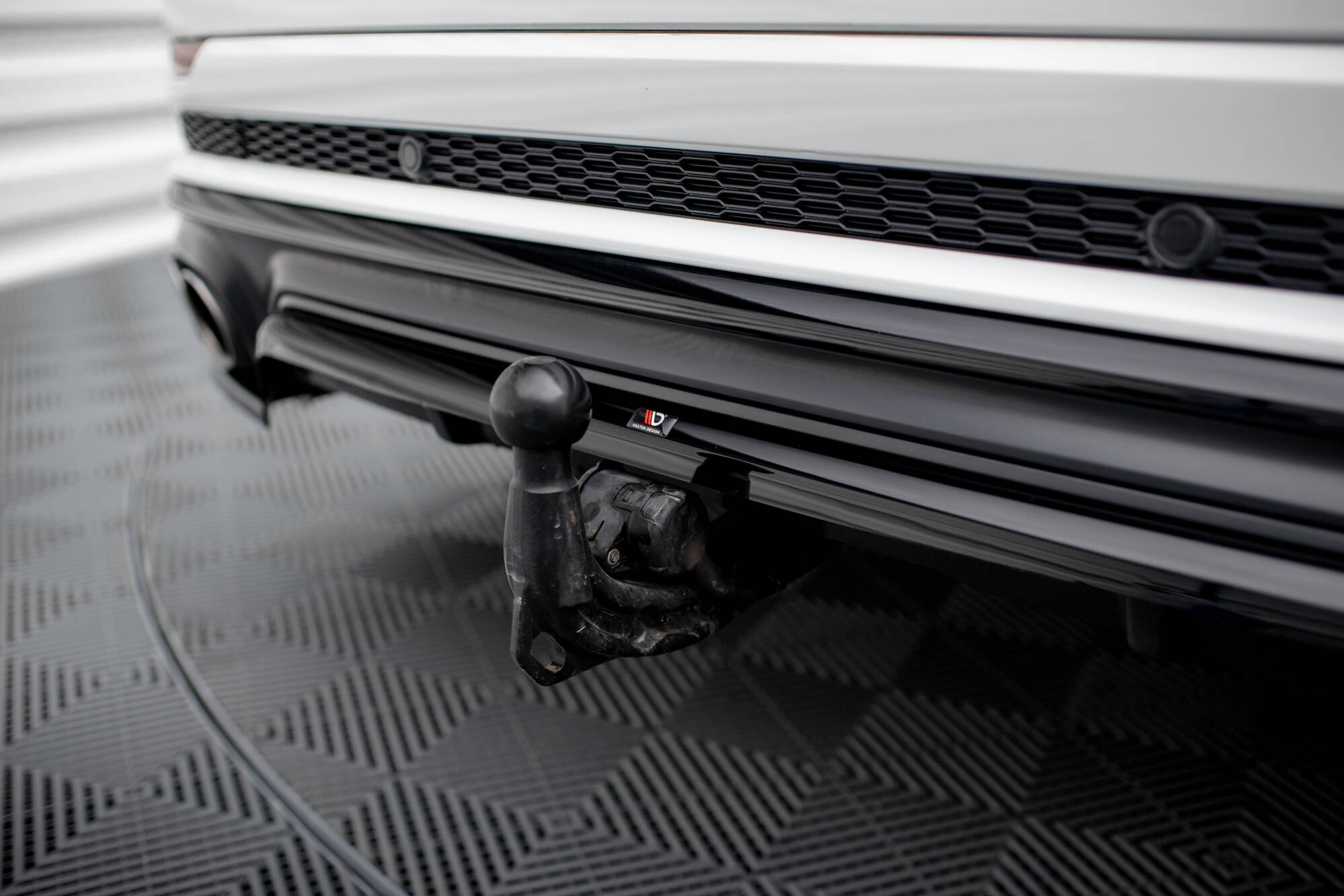 Baksplitter med diffuser Audi SQ8 I 2019 - 2023 | Glossy Black Edition – bilde 6