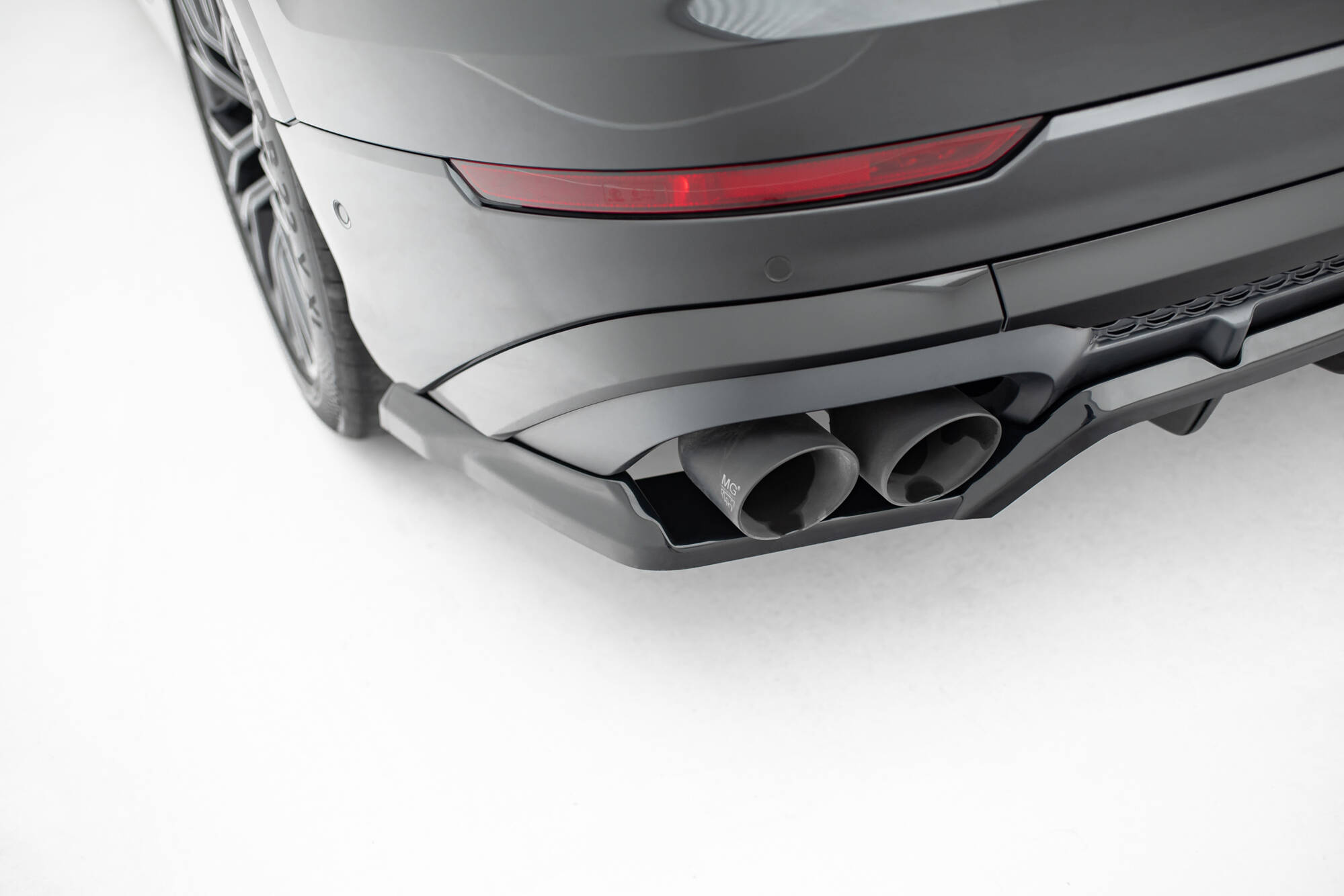 Baksplitter med diffuser Audi (SQ8/Q8) I Facelift 2023 - | Glossy Black Edition V2 – bilde 3