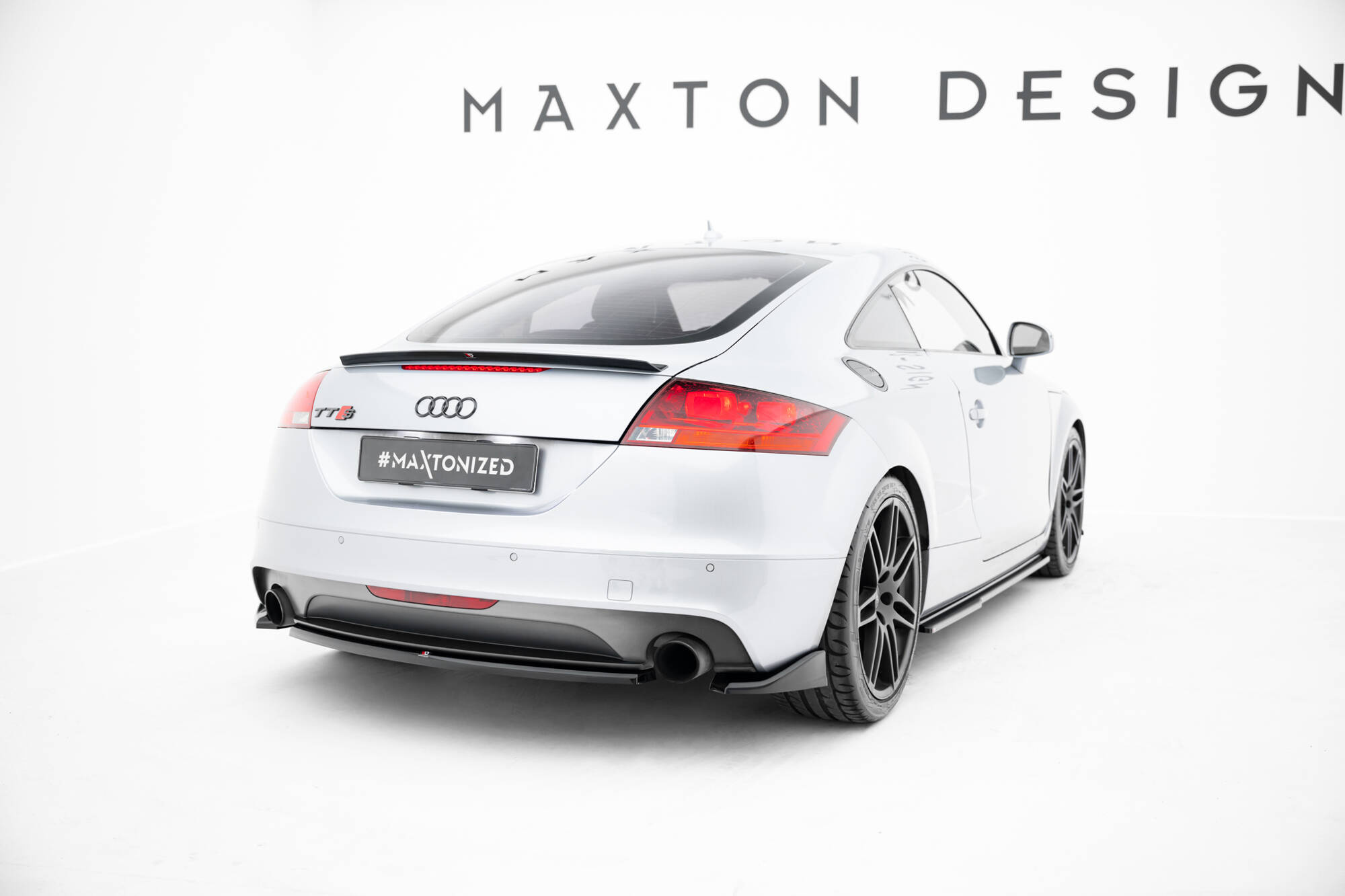 Baksplitter med diffuser Audi TT (8J) Facelift 2011 - 2014  | Glossy Black Edition