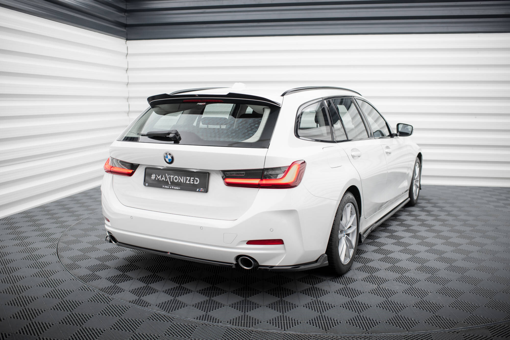 Baksplitter med diffuser BMW 3 (G20/G21) Facelift 2022 ->  | Glossy Black Edition