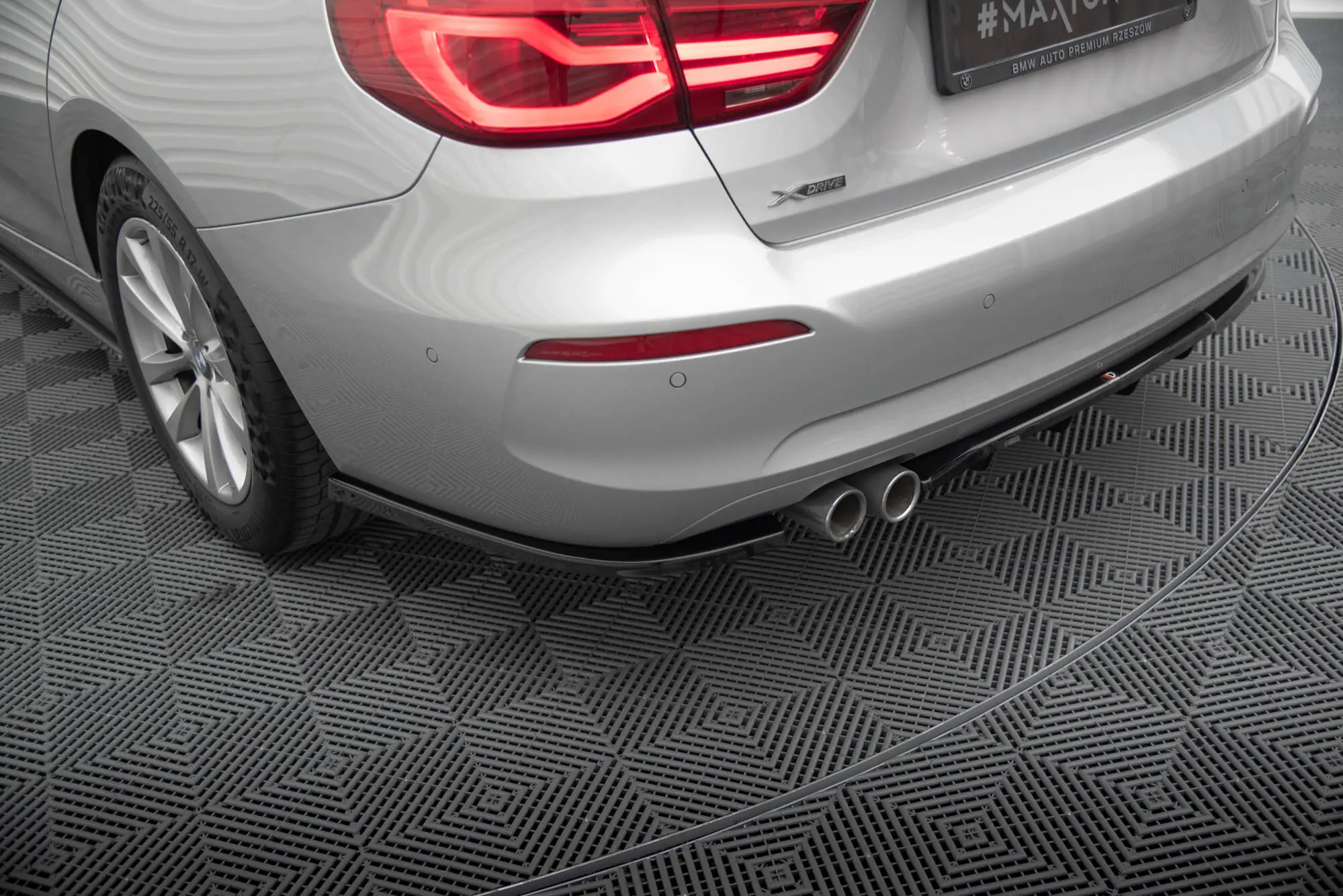 Baksplitter med diffuser BMW 3 GT (F34) facelift 2016 - 2019 | Glossy Black Edition – bilde 3