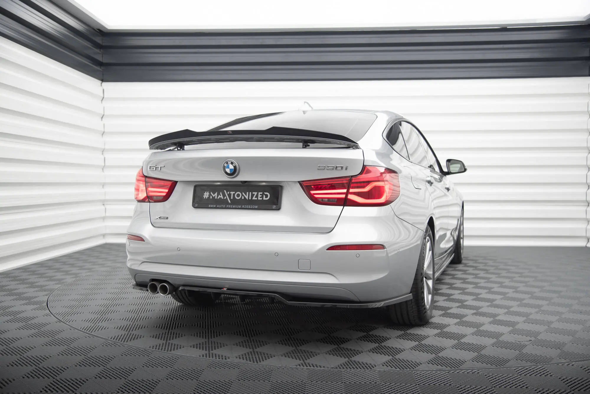 Baksplitter med diffuser BMW 3 GT (F34) facelift 2016 - 2019 | Glossy Black Edition – bilde 4