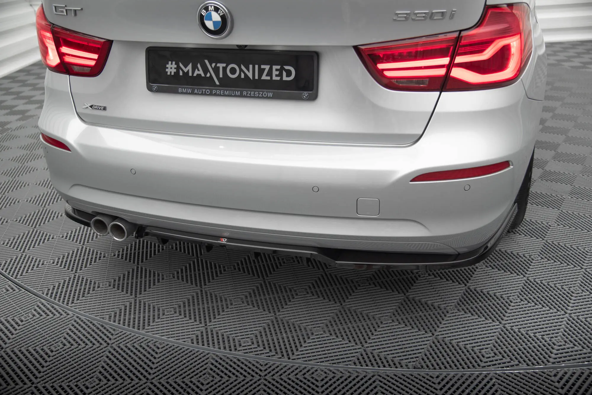 Baksplitter med diffuser BMW 3 GT (F34) facelift 2016 - 2019 | Glossy Black Edition – bilde 5