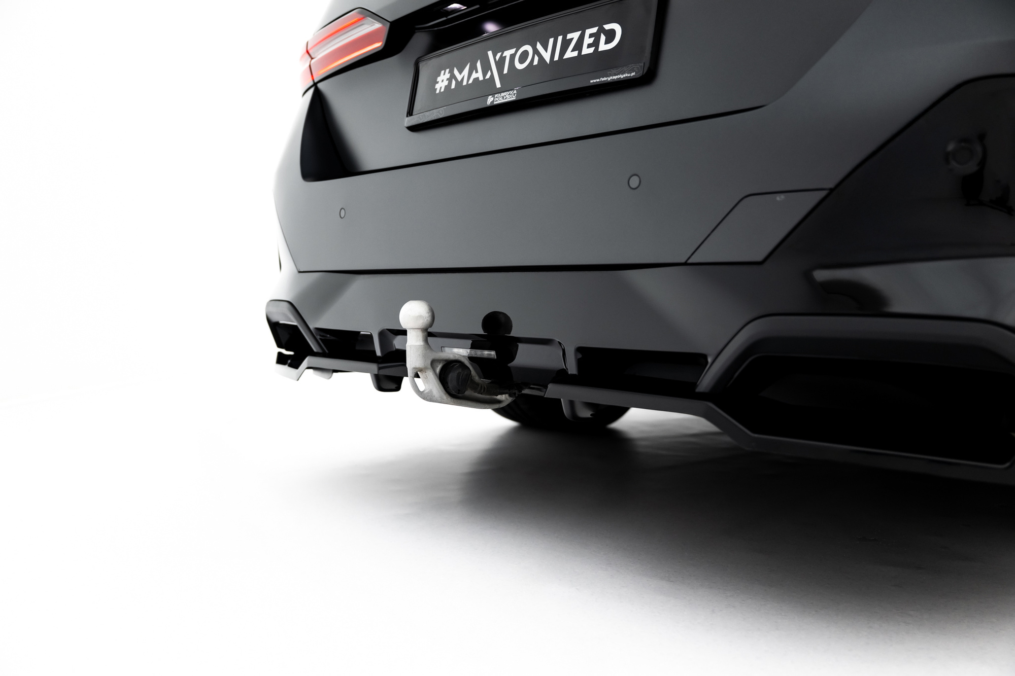 Baksplitter med diffuser BMW (5/i5) M-Pack (G60/G61) 2023 ->   | Glossy Black Edition V2 – bilde 4