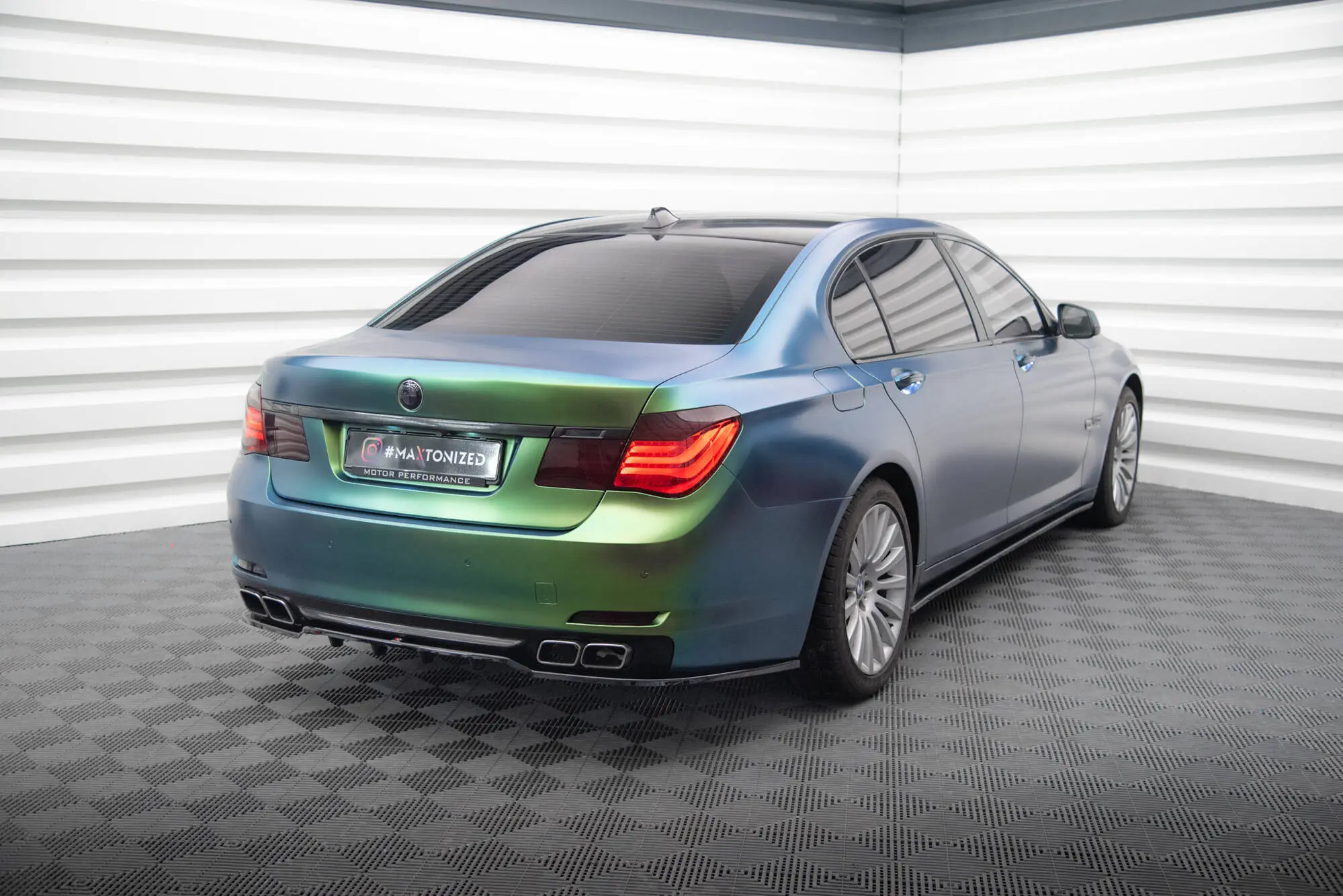 Baksplitter med diffuser BMW 7 (F01) 2008 - 2013 | Glossy Black Edition – bilde 3