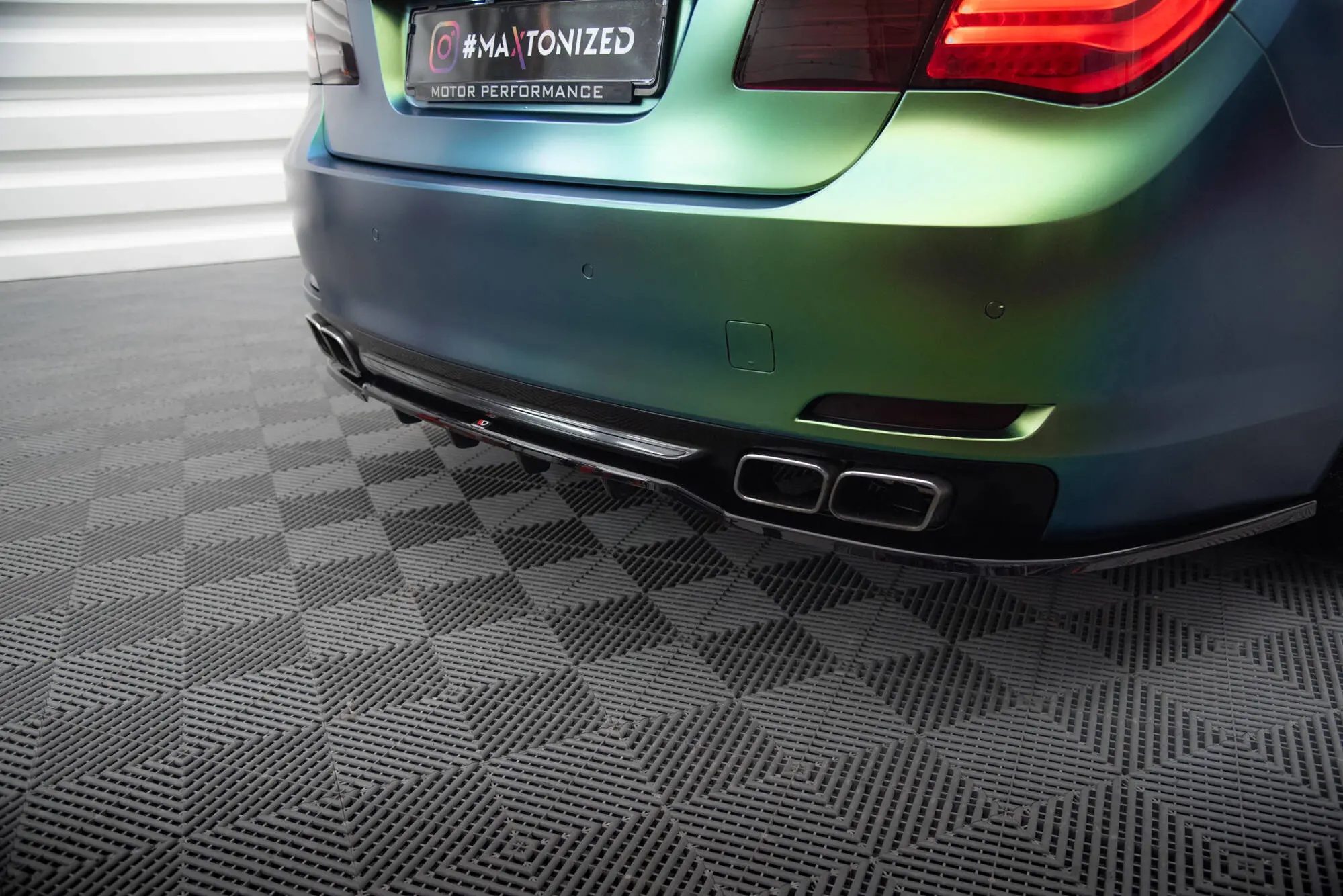 Baksplitter med diffuser BMW 7 (F01) 2008 - 2013 | Glossy Black Edition – bilde 5