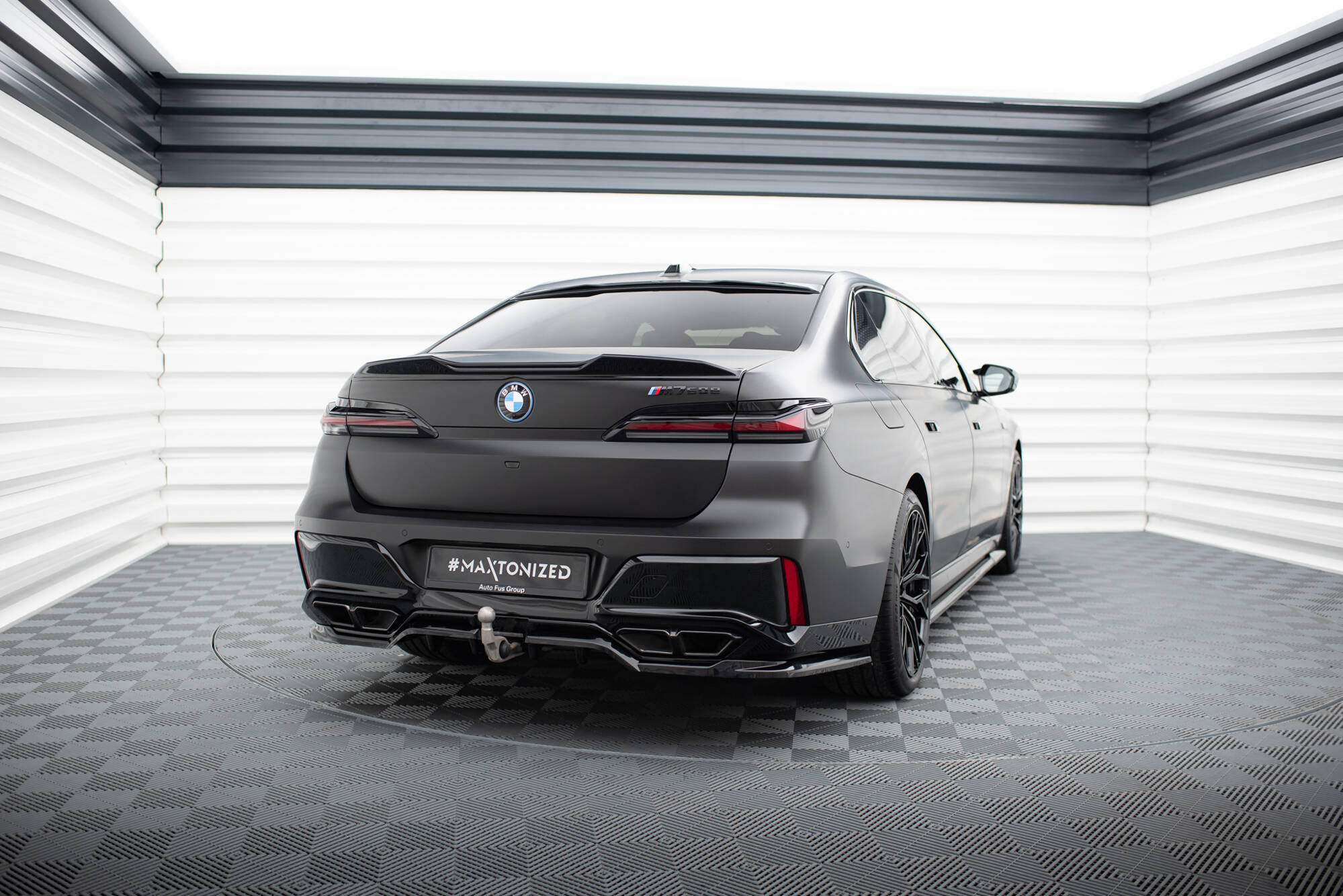 Baksplitter med diffuser BMW 7 (G70) 2022 -> | Glossy Black Edition – bilde 6