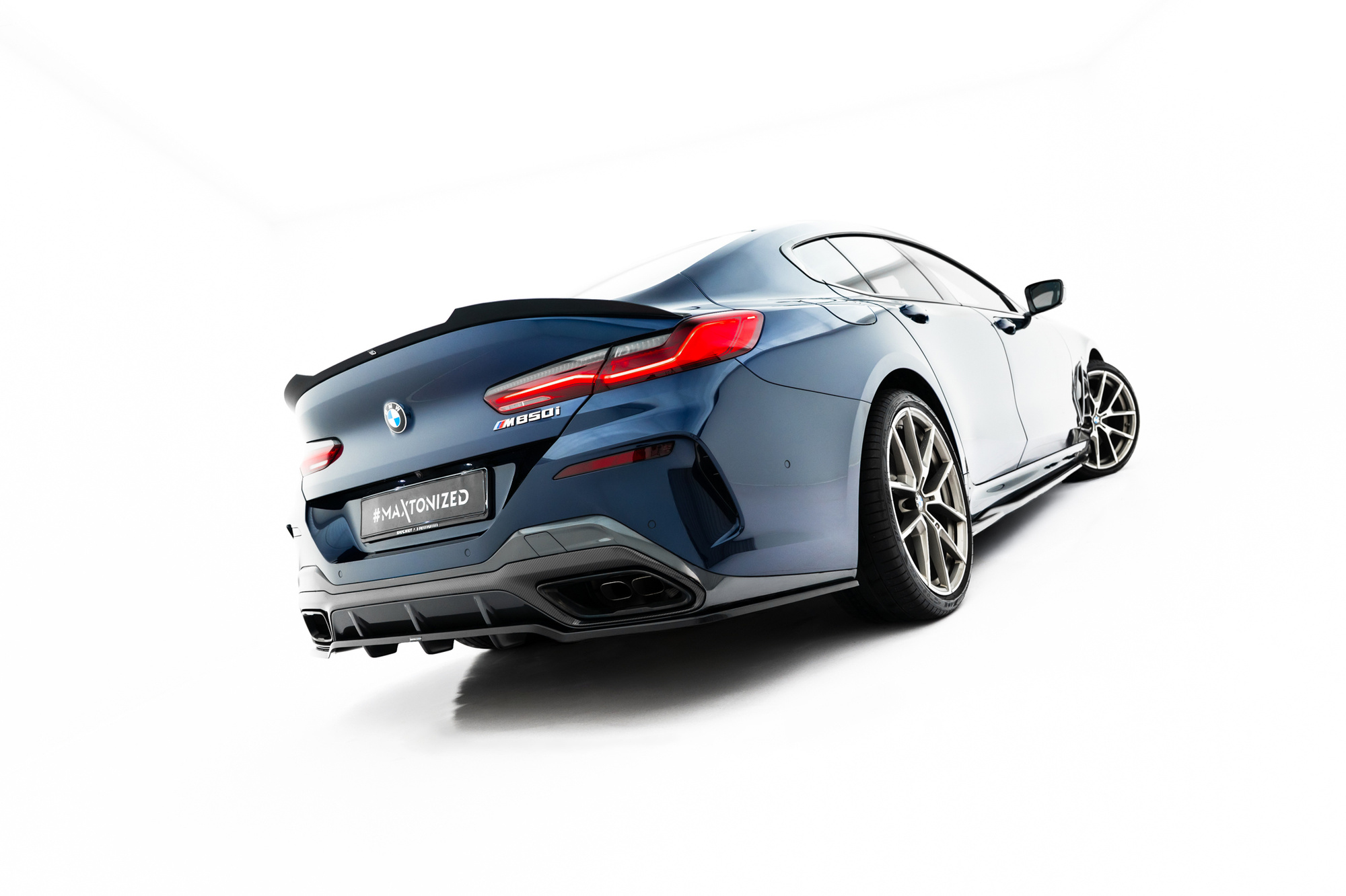 Baksplitter med diffuser BMW 8 Gran Coupe M-Pack (G16) 2018 - 2025 | Glossy Black Edition – bilde 2