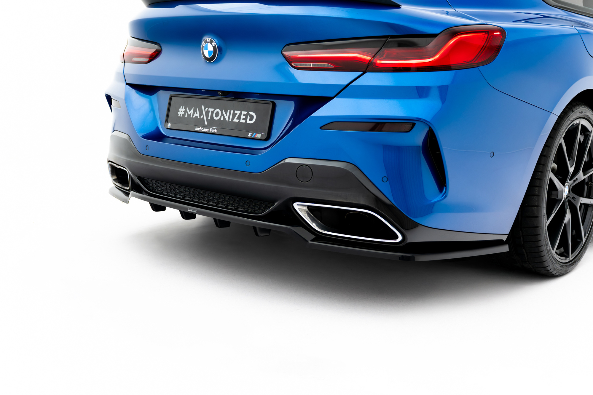 Baksplitter med diffuser BMW 8 M-Pack (G15) 2018 - 2025 | Glossy Black Edition – bilde 2