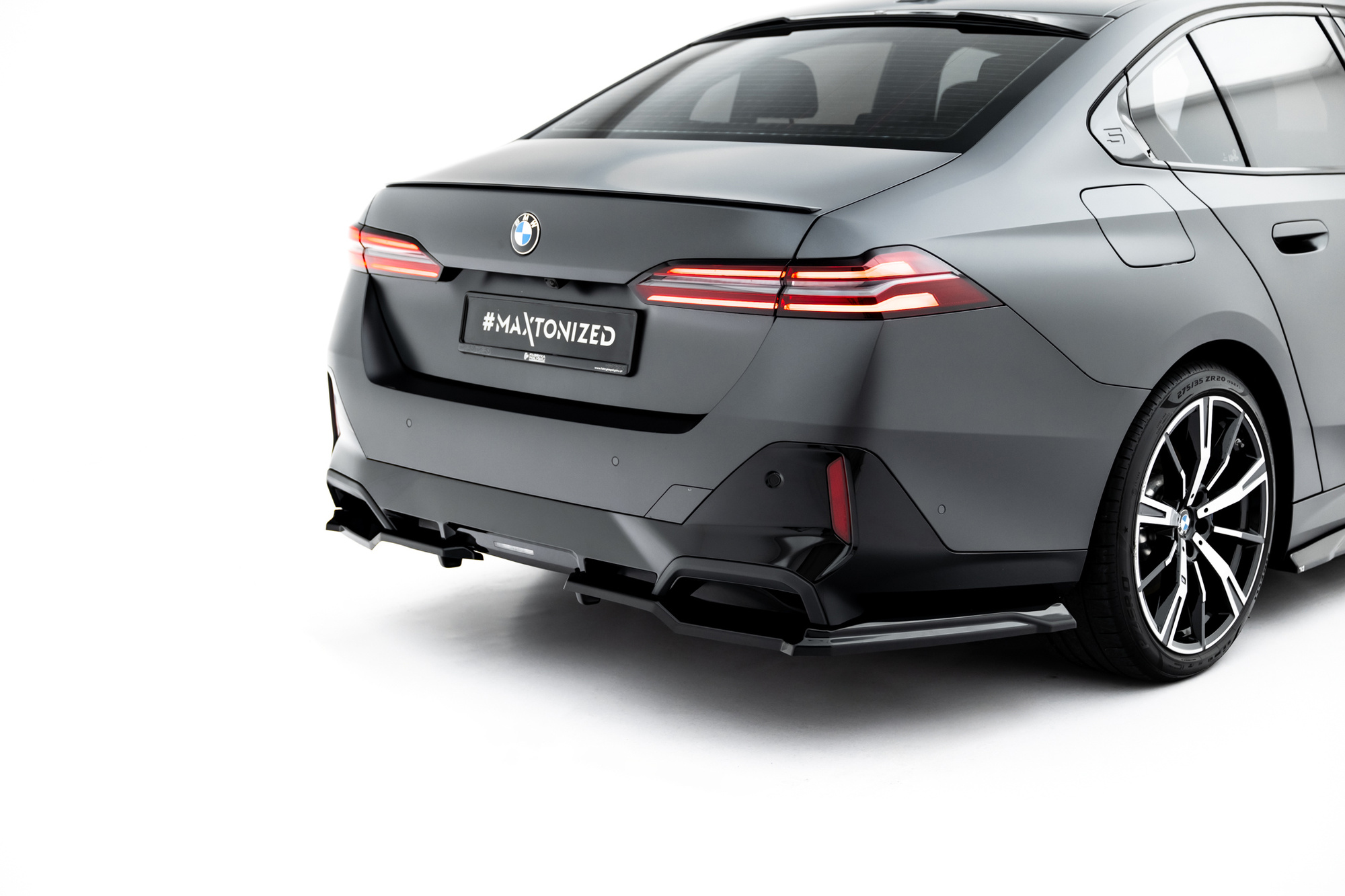 Baksplitter med diffuser BMW (i5/5) M-Pack Sedan (G60/G61) 2023 ->   | Glossy Black Edition V1 – bilde 5