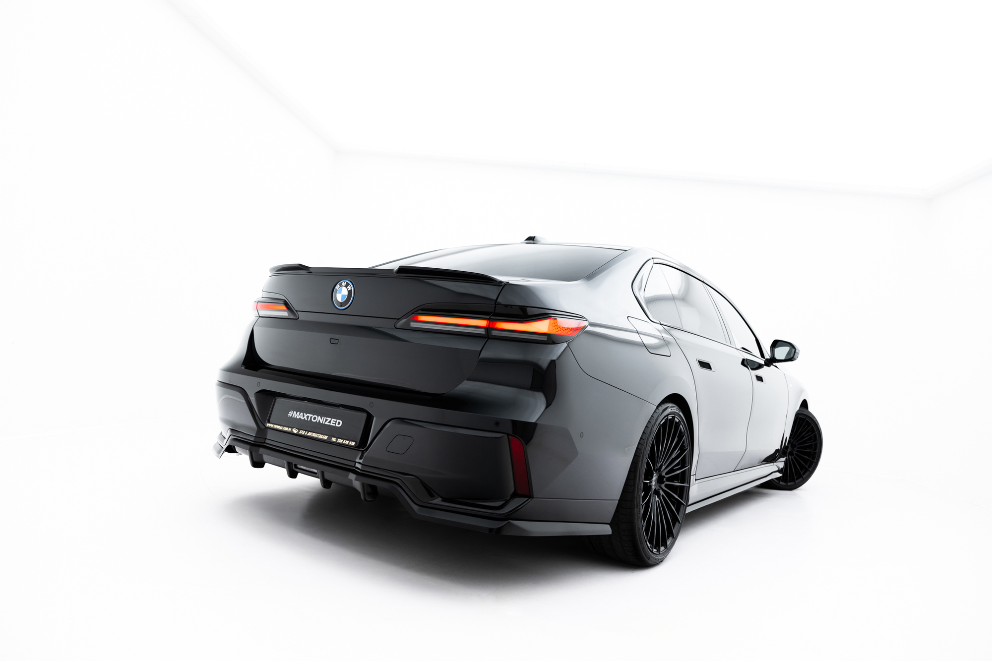 Baksplitter med diffuser BMW I7 (xDrive60/eDrive50) M-Pack (G70) / (740d/750e) xDrive M-Pack G70 2022 -> | Glossy Black Edition V2