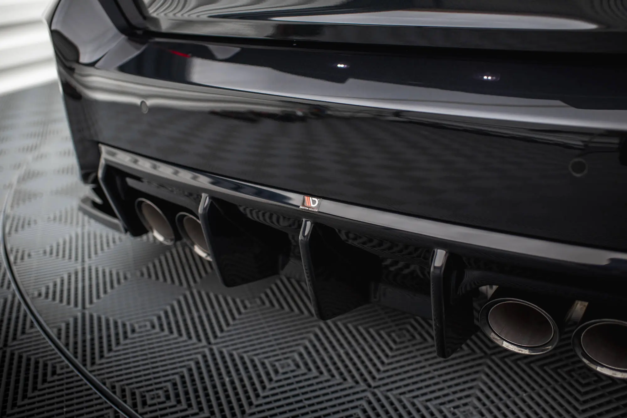 Baksplitter med diffuser BMW M2 (G87) 2023 -> | V.1 Glossy Black Edition