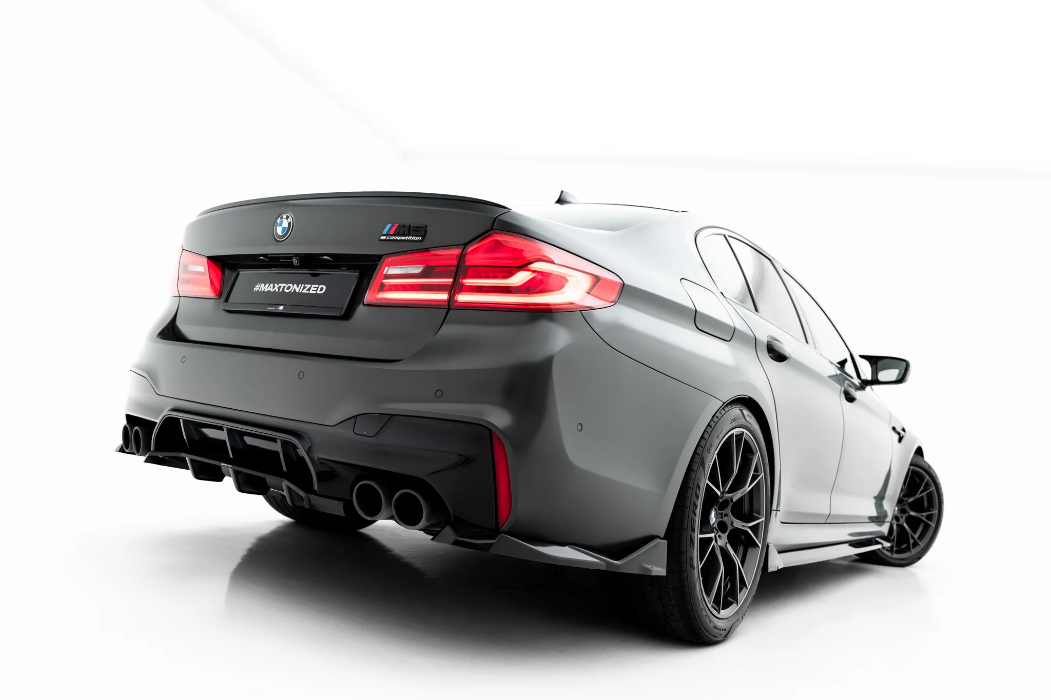 Baksplitter med diffuser BMW M5 (F90) 2017 - 2024  | Glossy Black Edition