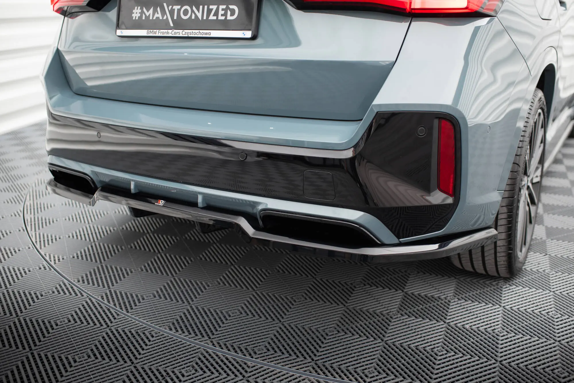 Baksplitter med diffuser BMW X1 (U11) M-Pakke 2022 - > | Glossy Black Edition – bilde 3