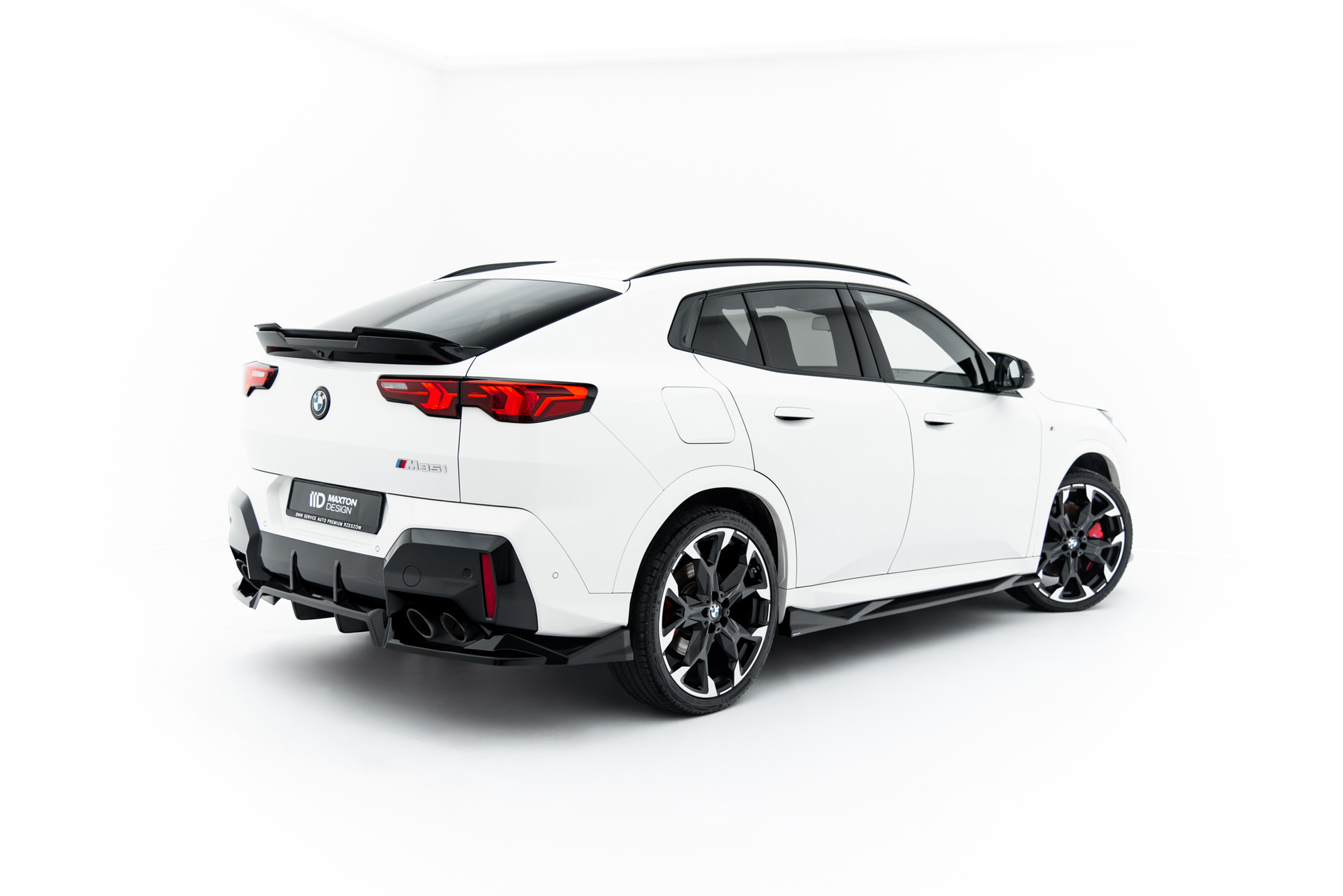Baksplitter med diffuser BMW X2 M35i (U10) 2023 ->  | Glossy Black Edition – bilde 6