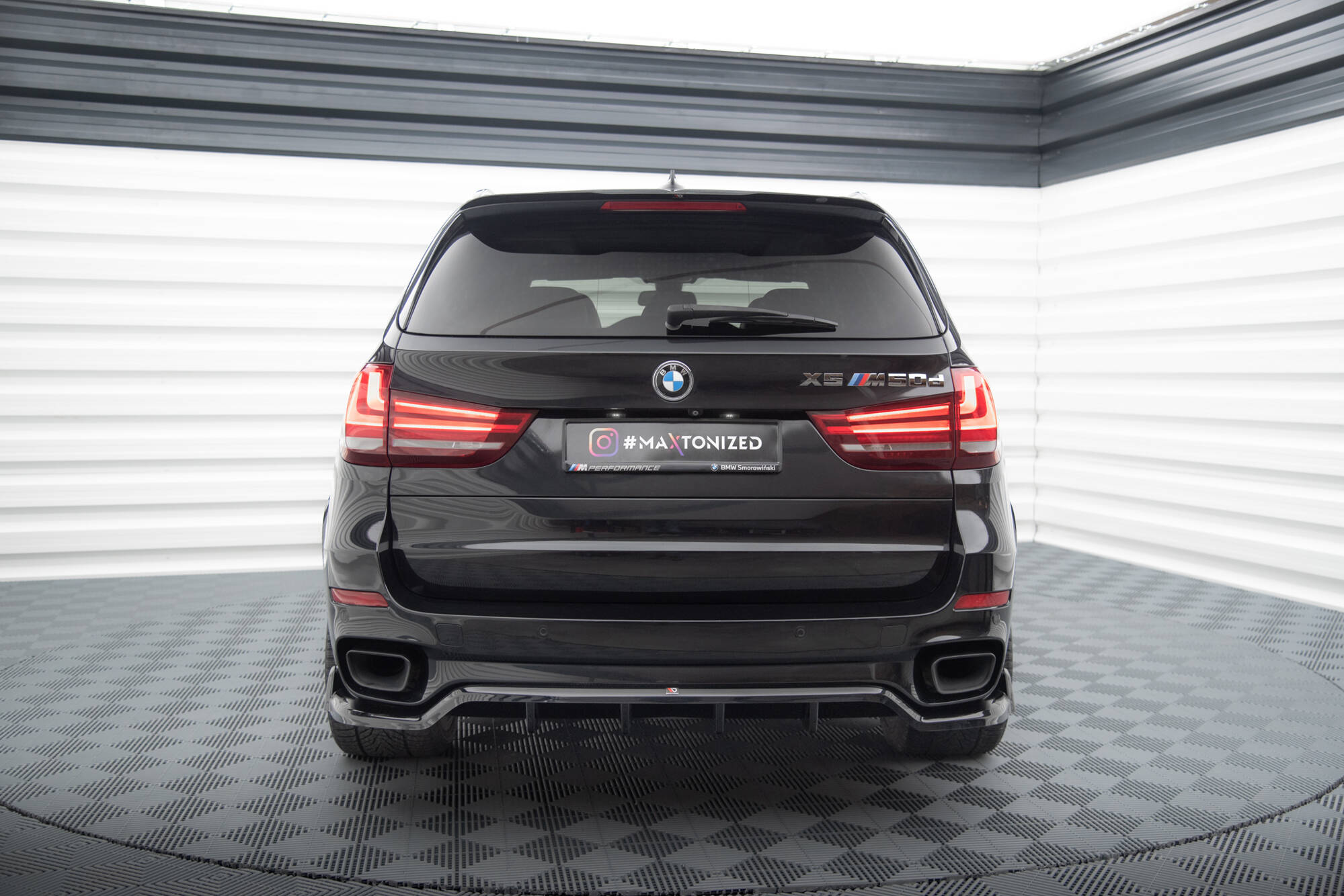 Baksplitter med diffuser BMW X5 (F15) M-Pakke 2013 - 2018 | Glossy Black Edition – bilde 4