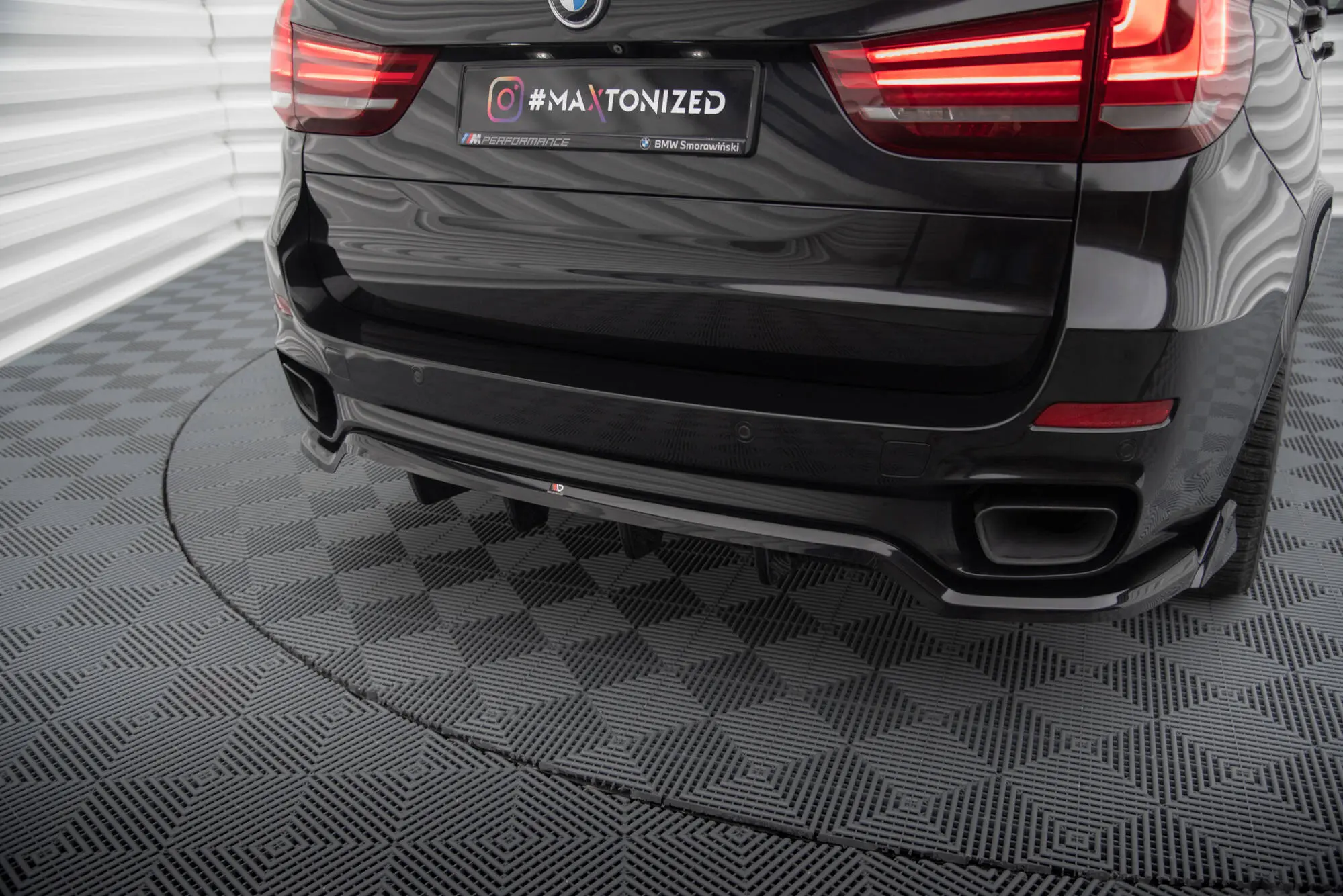 Baksplitter med diffuser BMW X5 (F15) M-Pakke 2013 - 2018 | Glossy Black Edition – bilde 5